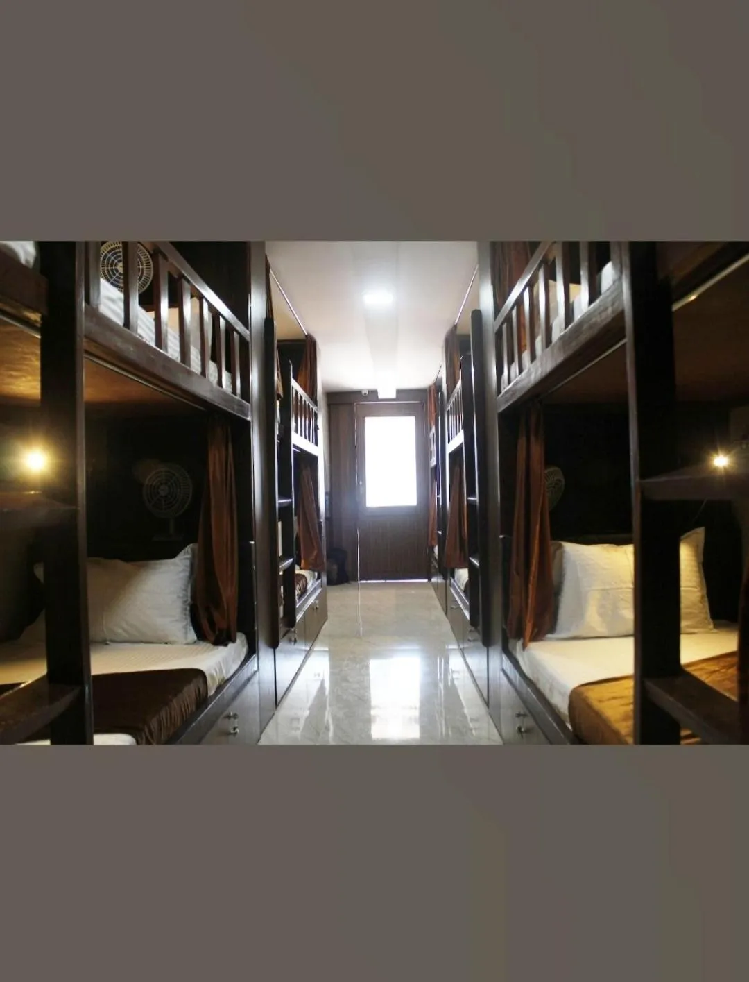 Bed in Awesome Dormitory Male Only