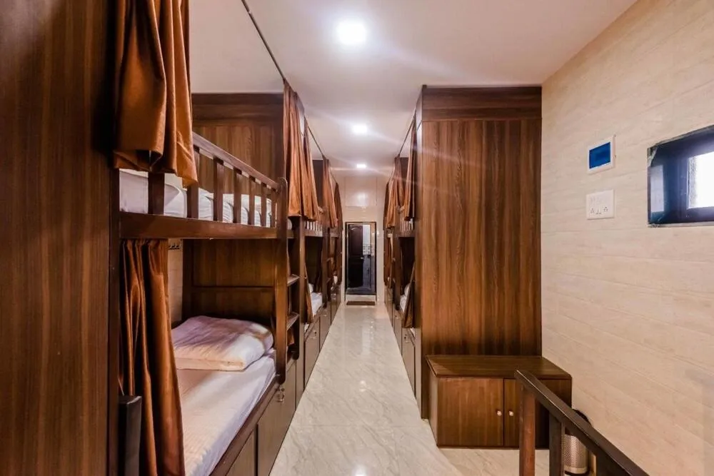 Bed in Awesome Dormitory Male Only