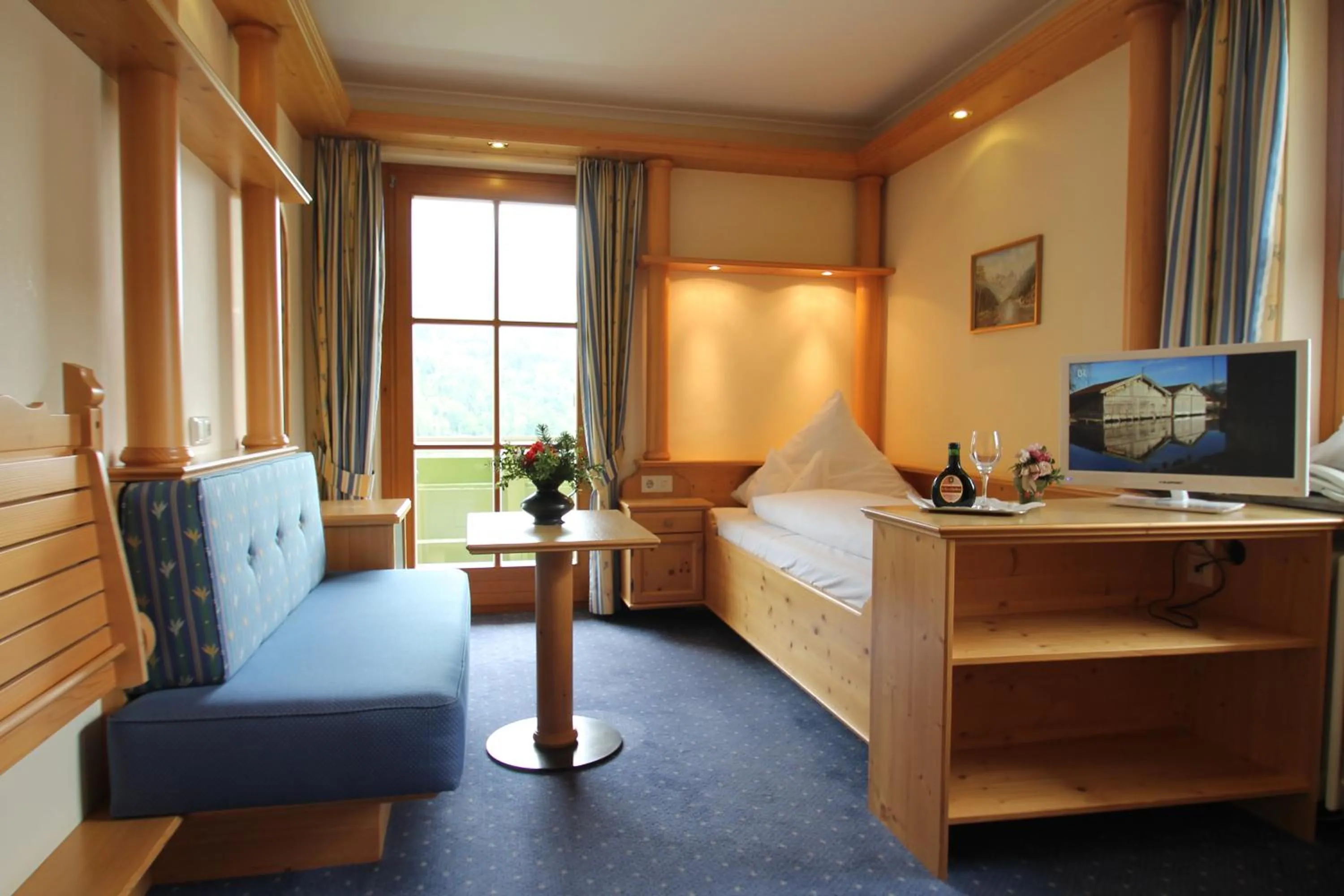 Photo of the whole room, Bed in Hotel Krone