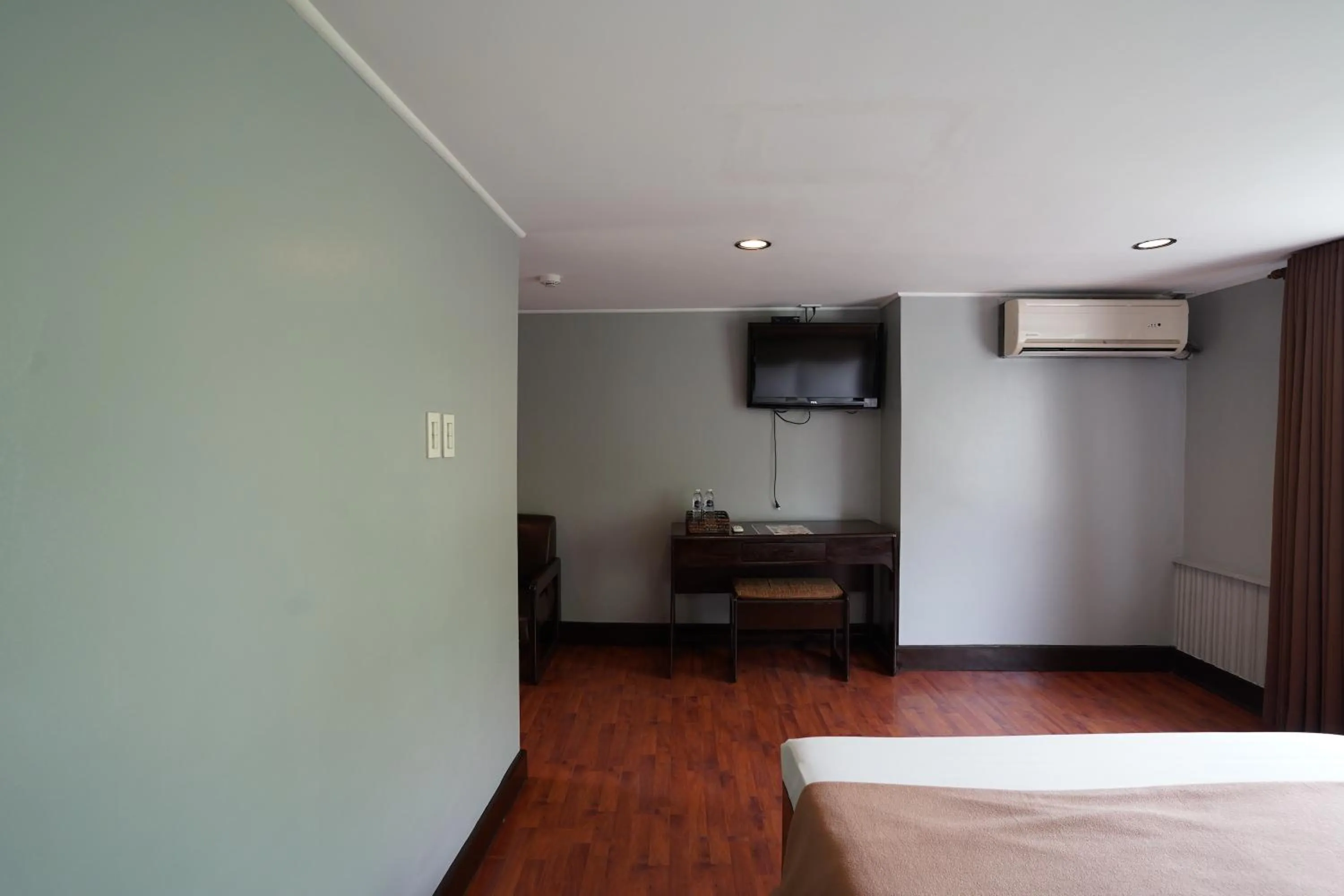 TV and multimedia, Bed in Arzo Hotel Manila