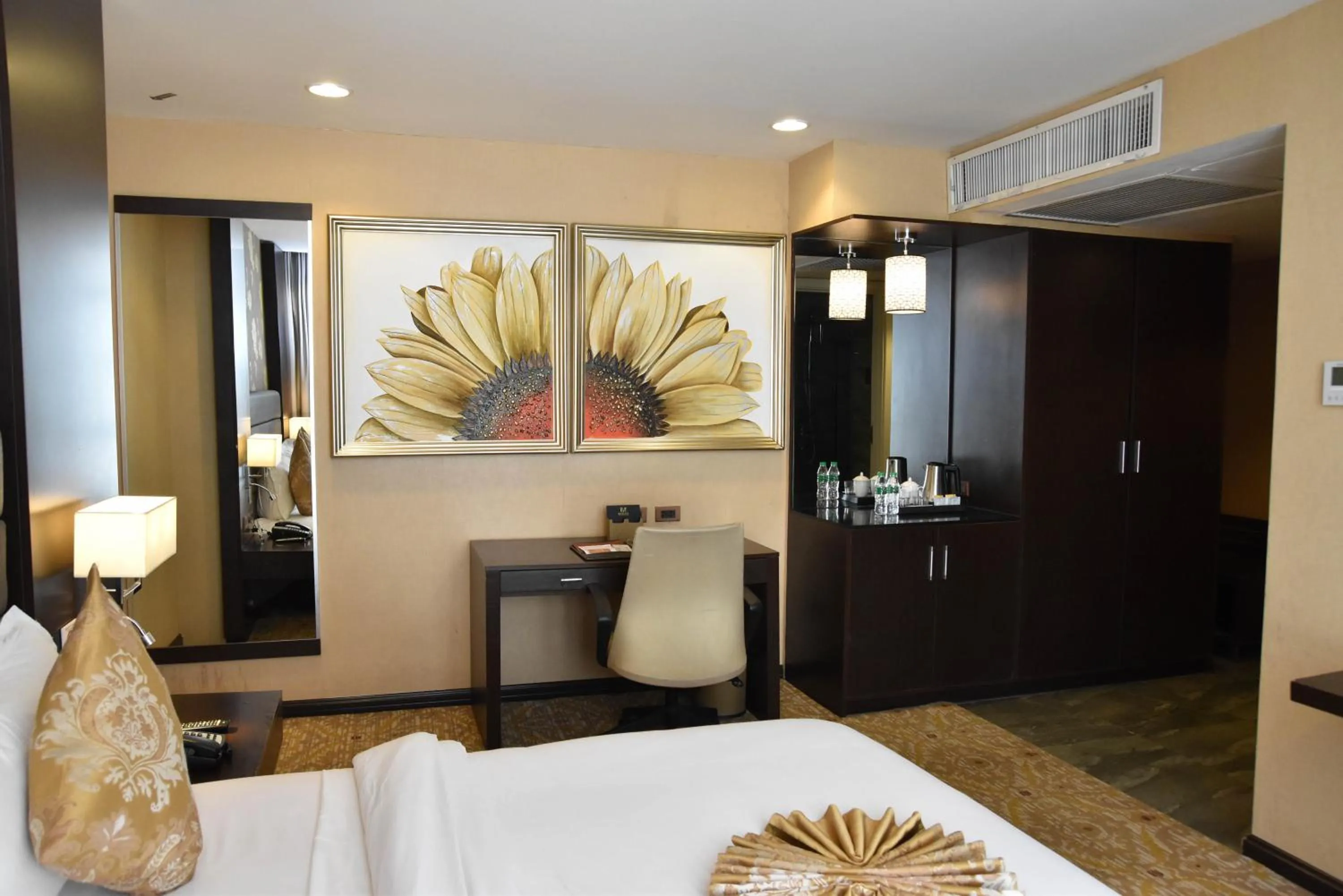 Bedroom, Bed in Marcian Garden Hotel