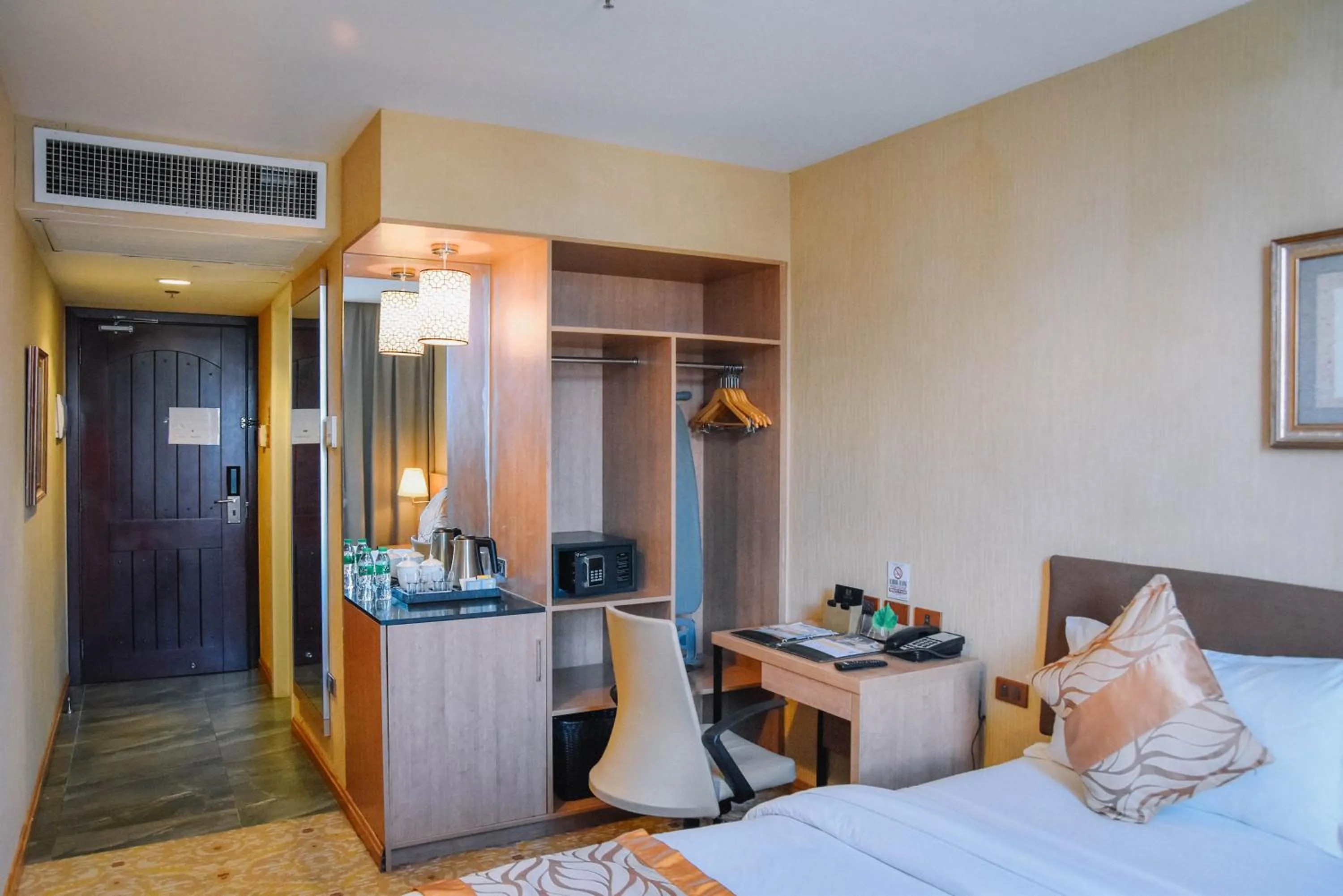 Bedroom, Bed in Marcian Garden Hotel