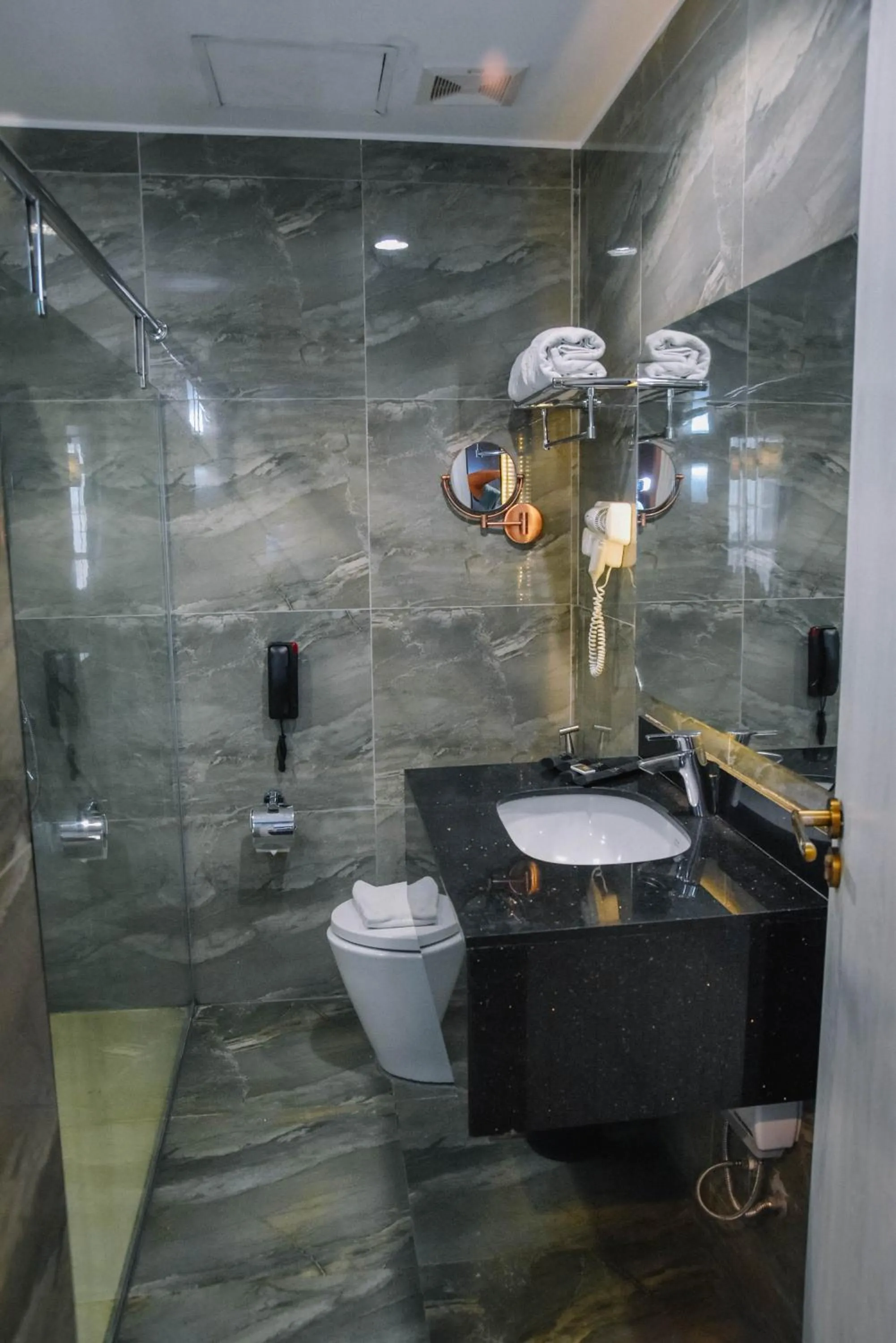 Bathroom in Marcian Garden Hotel