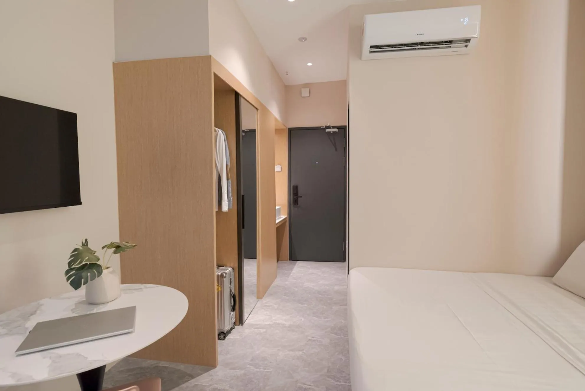 View (from property/room), Bed in Harper Boutique Hotel at Sutera Avenue