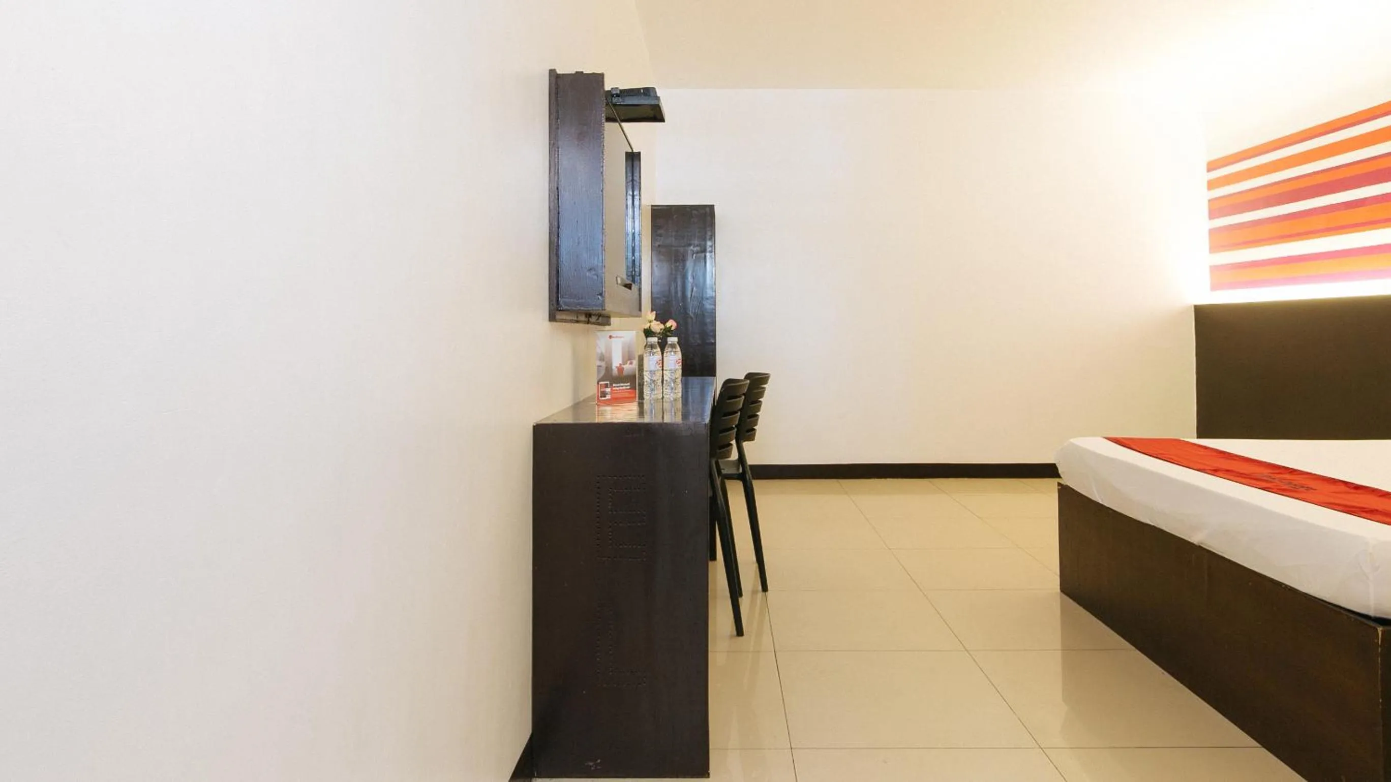 TV and multimedia, Bed in RedDoorz @ EL Highway Hotel Bulacan