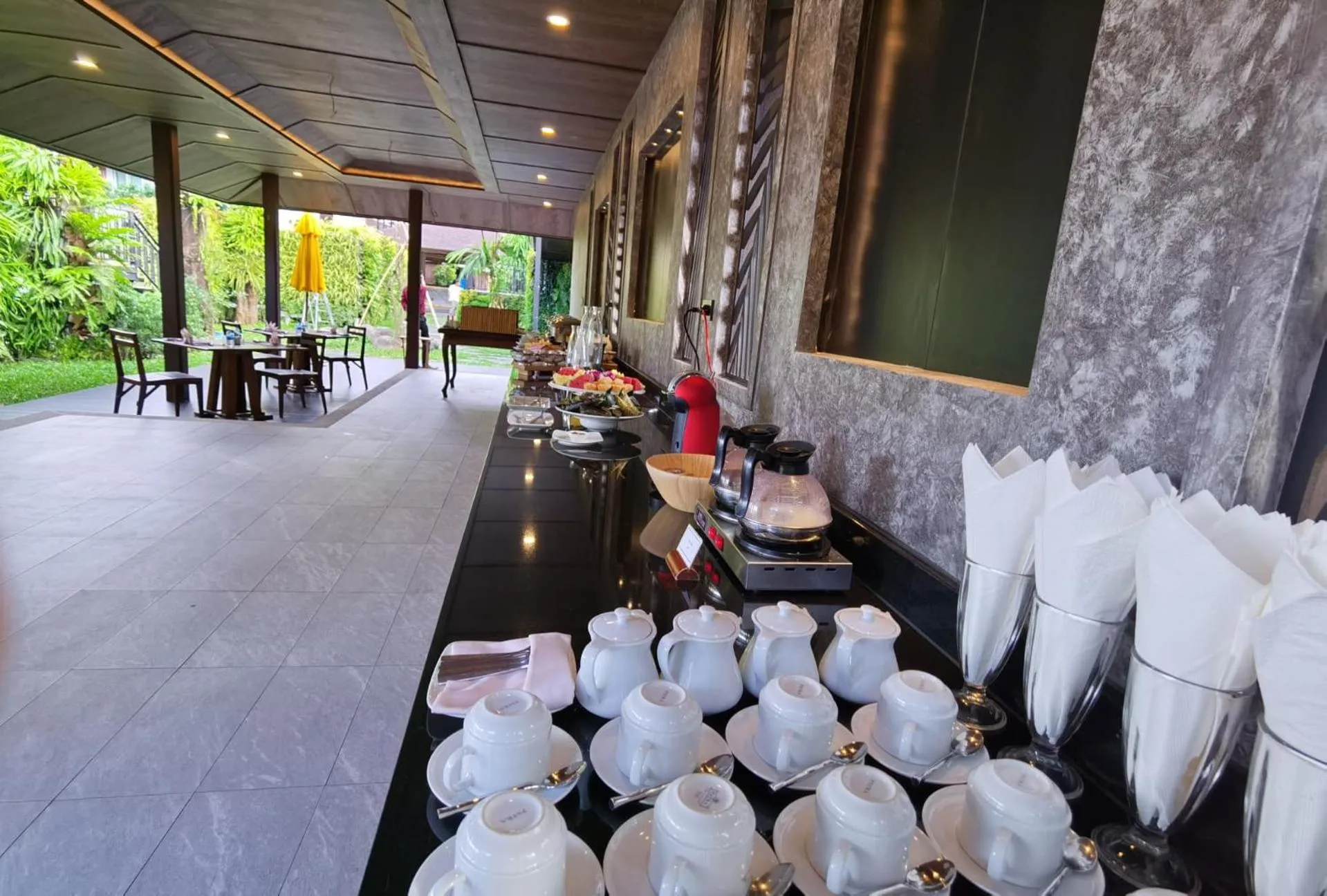 Restaurant/places to eat in The Cliff Elegance Resort