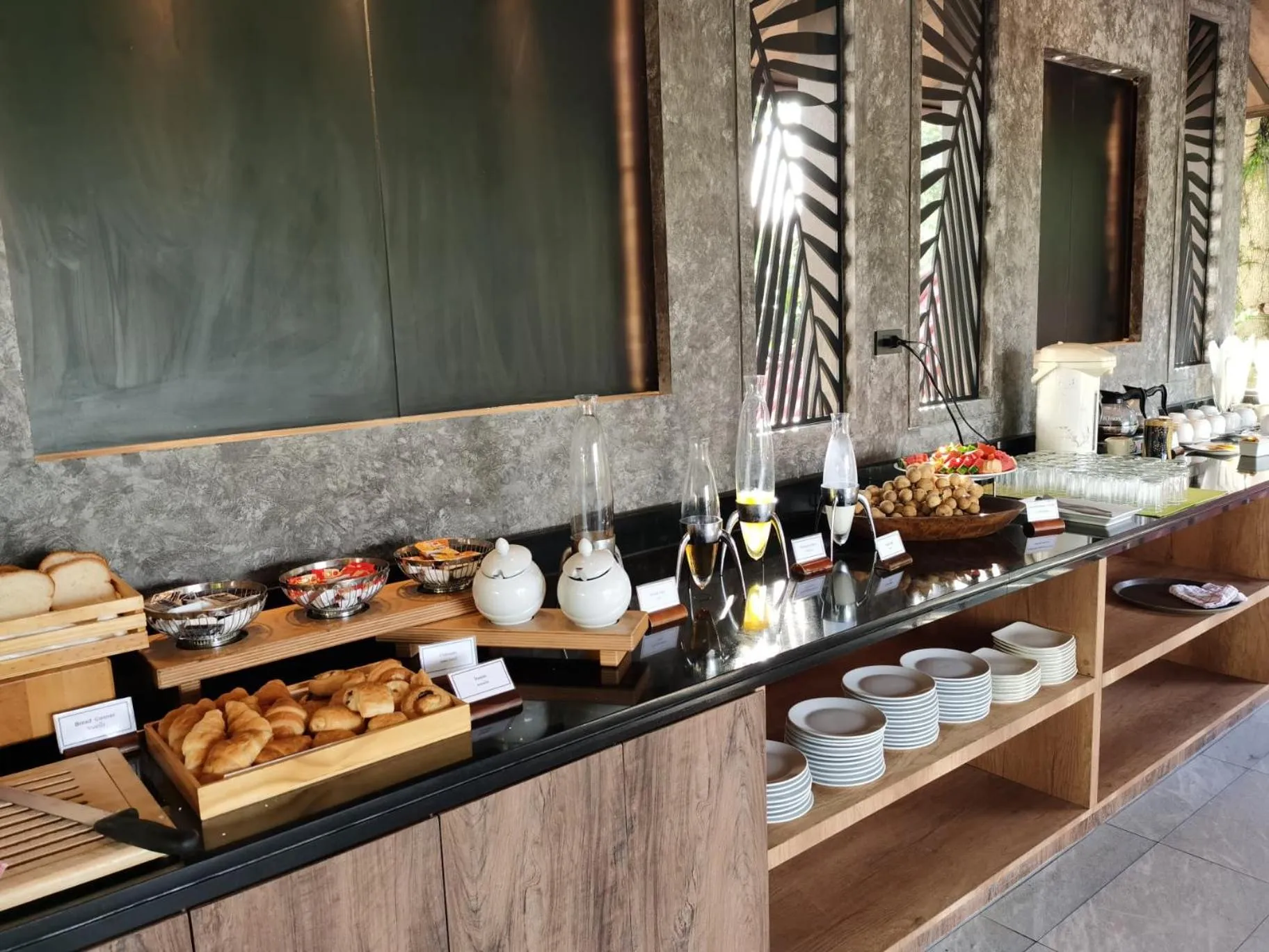 American breakfast in The Cliff Elegance Resort