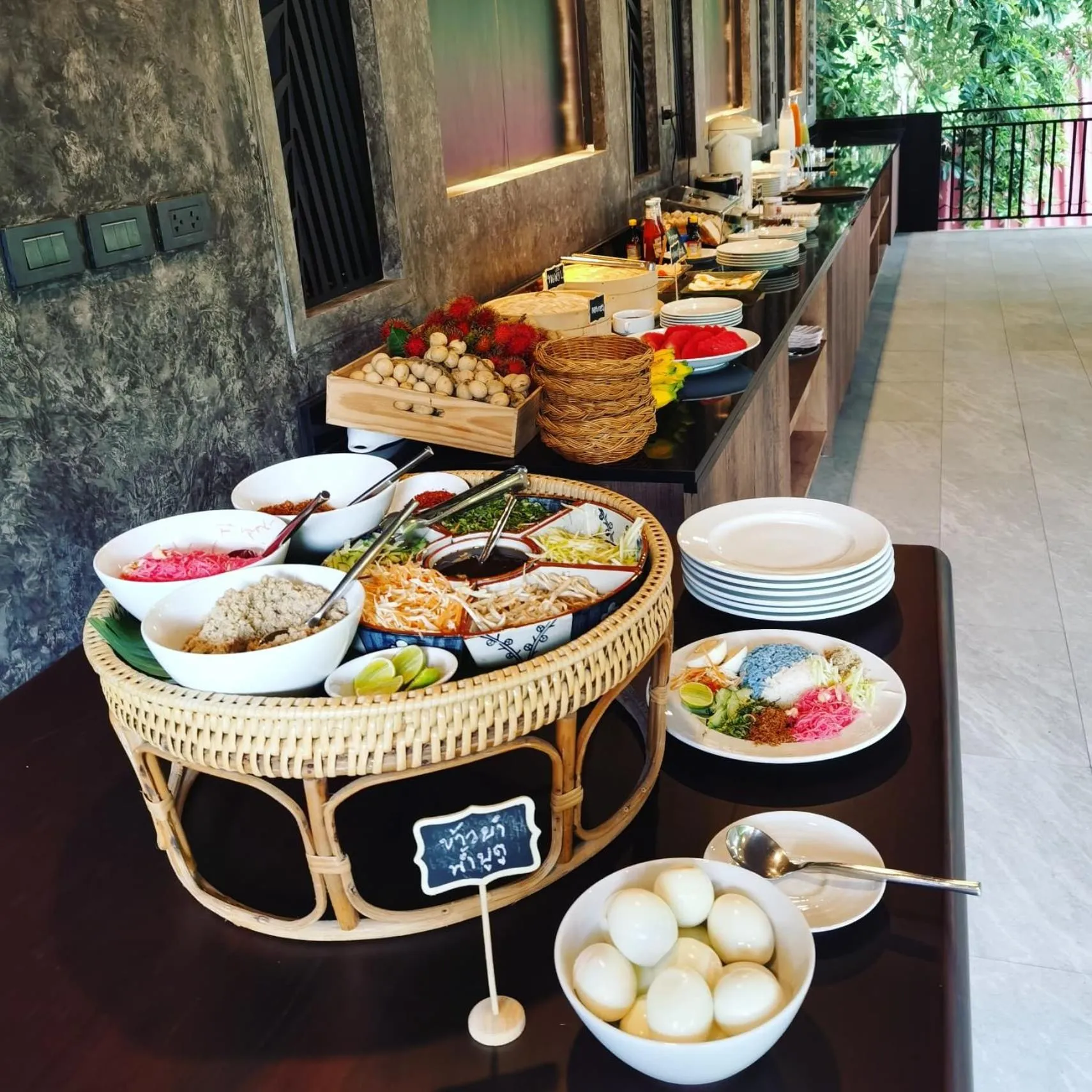 Restaurant/places to eat in The Cliff Elegance Resort