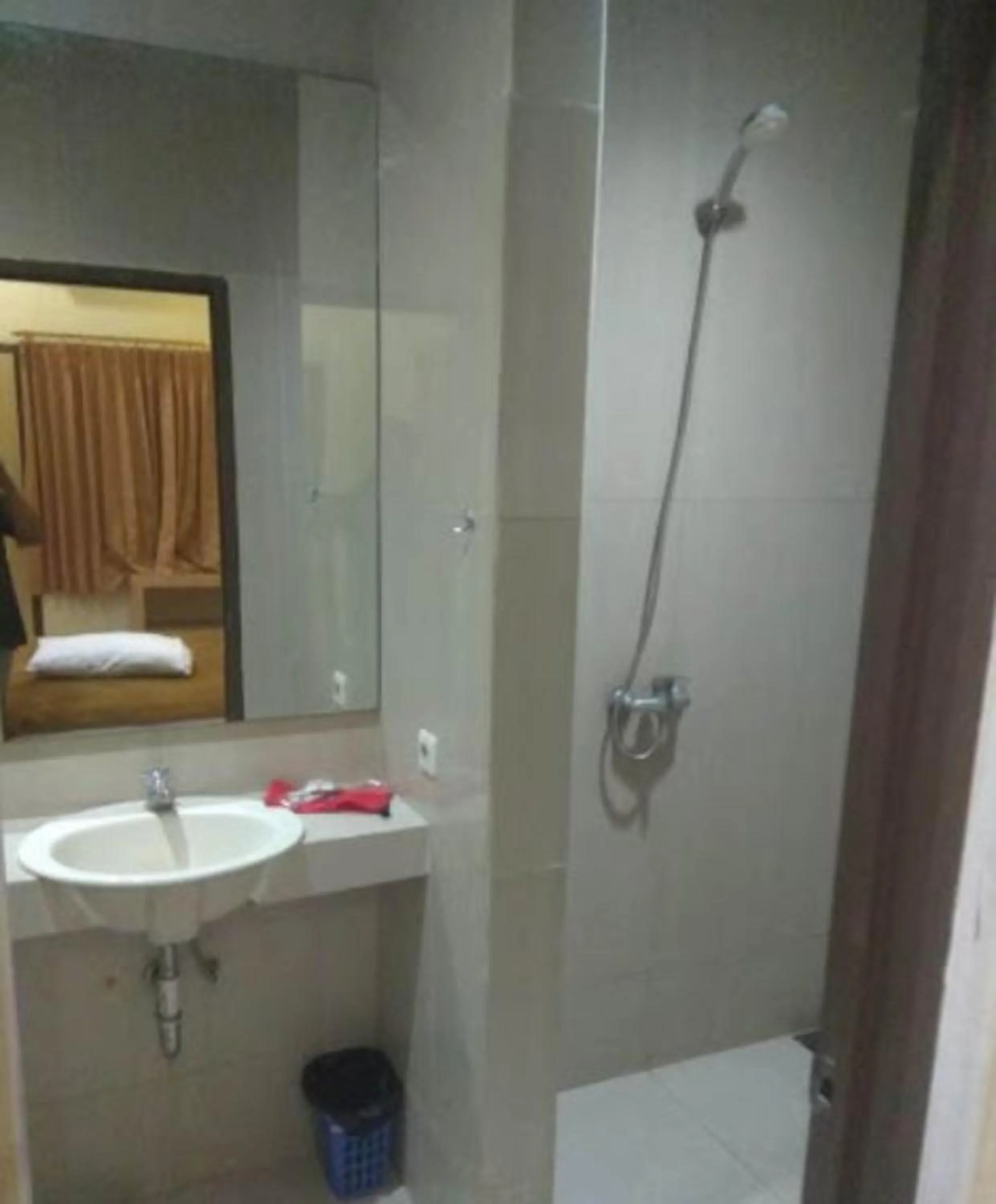Bathroom in Soerabaja Place Guest House