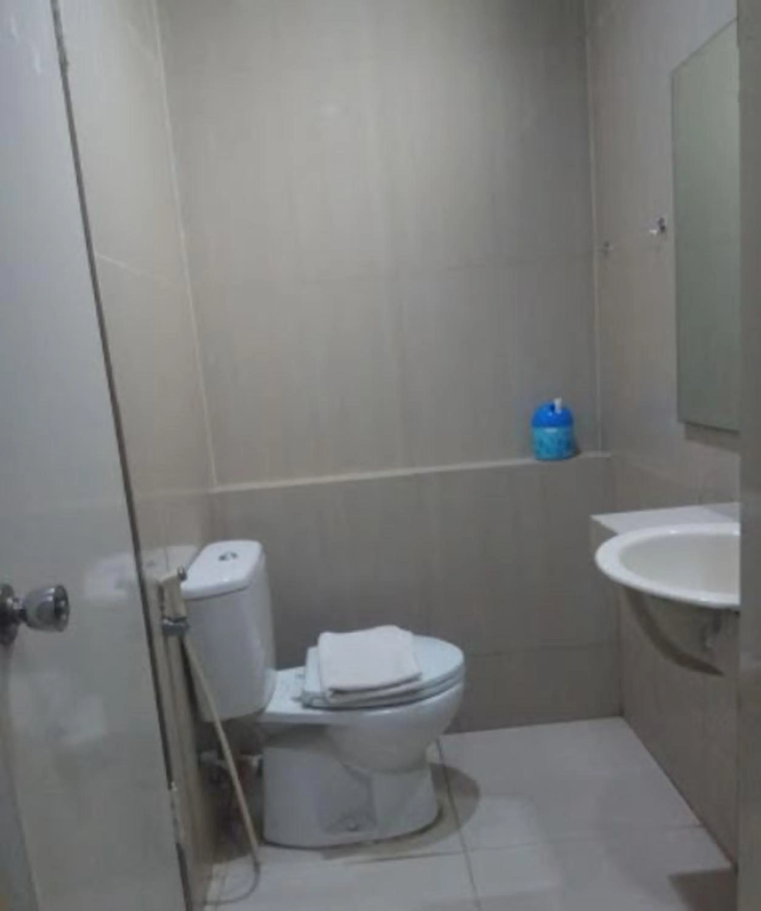 Bathroom in Soerabaja Place Guest House