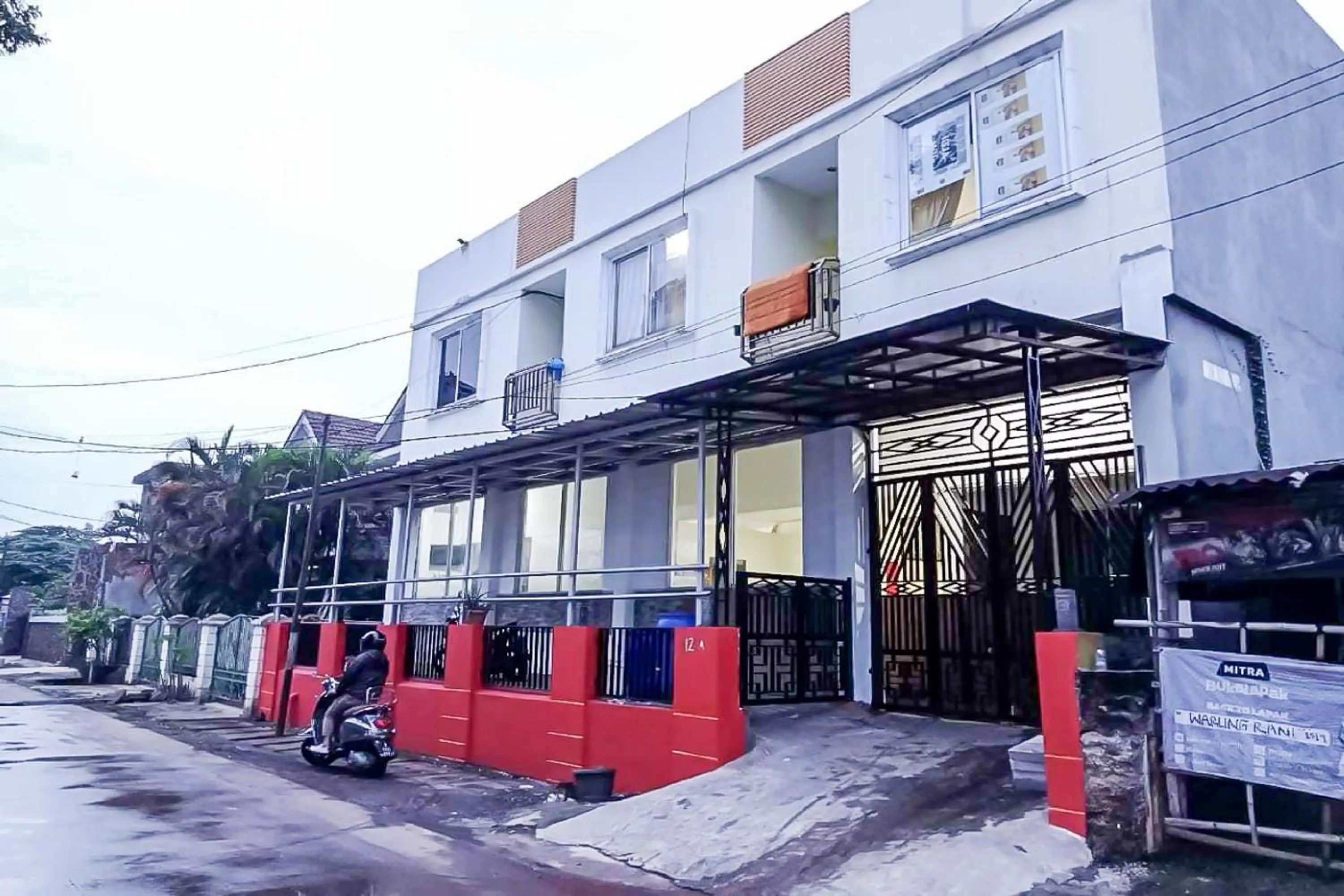Property building in Agnes Residence near Blok M Mitra RedDoorz