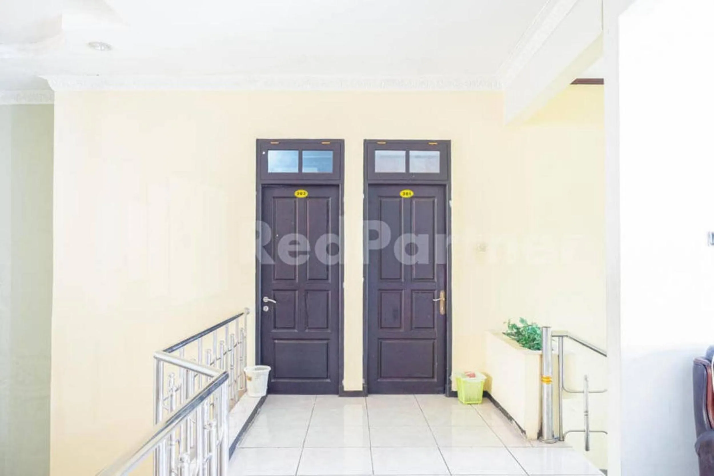 Facade/entrance in My Hommy Homestay Mitra RedDoorz