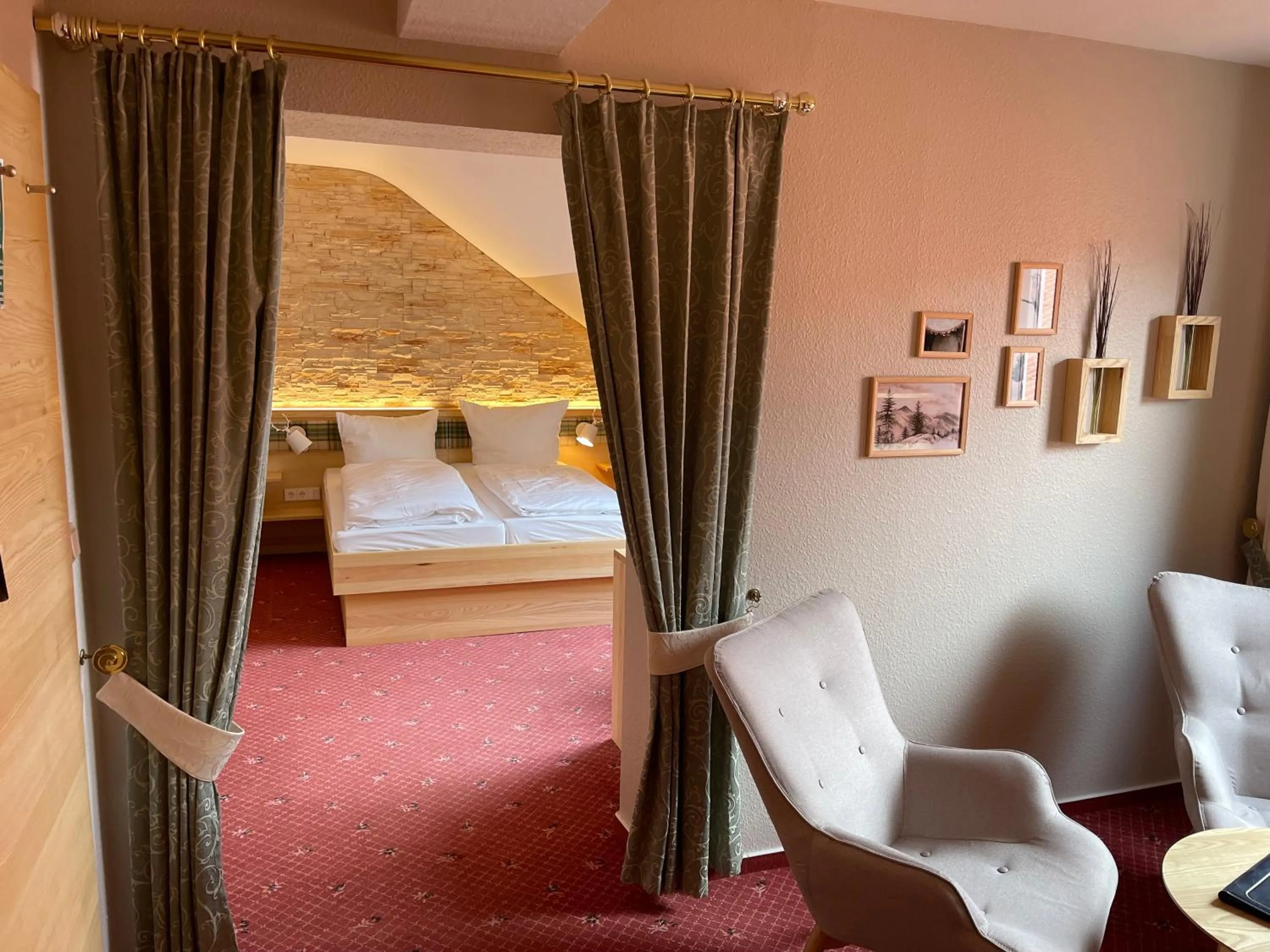 Living room, Bed in Vitalhotel Sonneneck