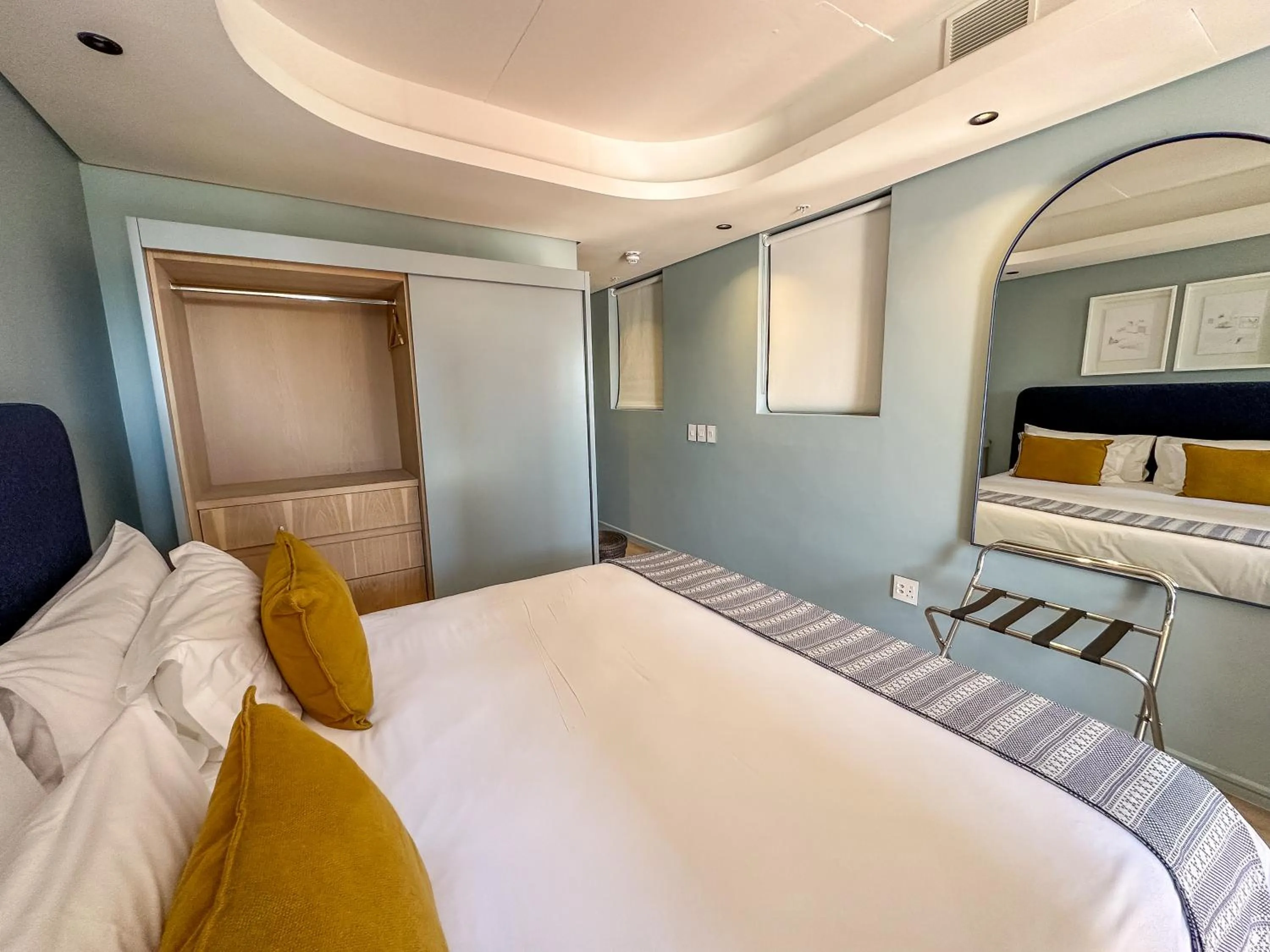 Bedroom, Bed in Home Suite Hotels De Waterkant