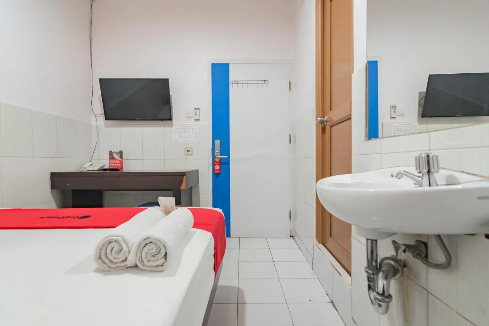 RedDoorz @ Komplek Pontianak Mall