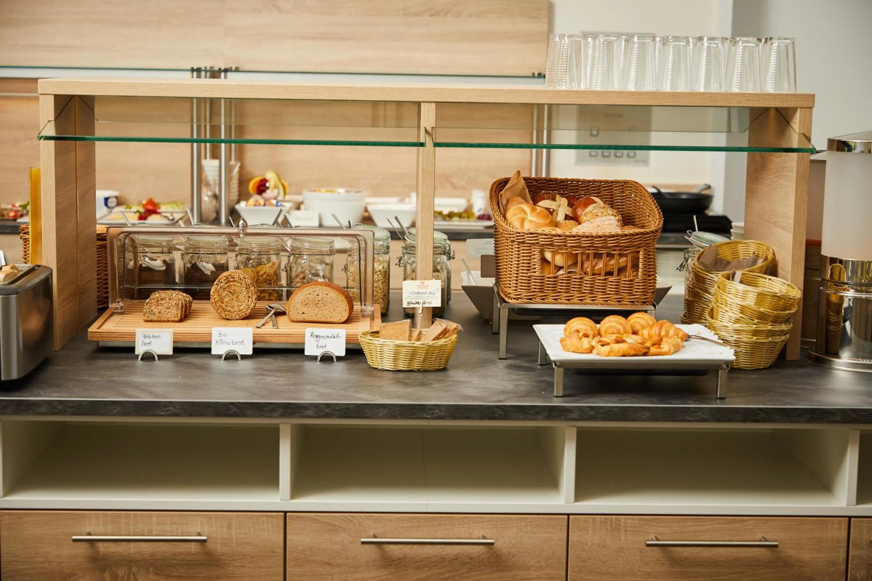 Breakfast in Hotel Filderland-Stuttgart Messe Airport - Free Parking