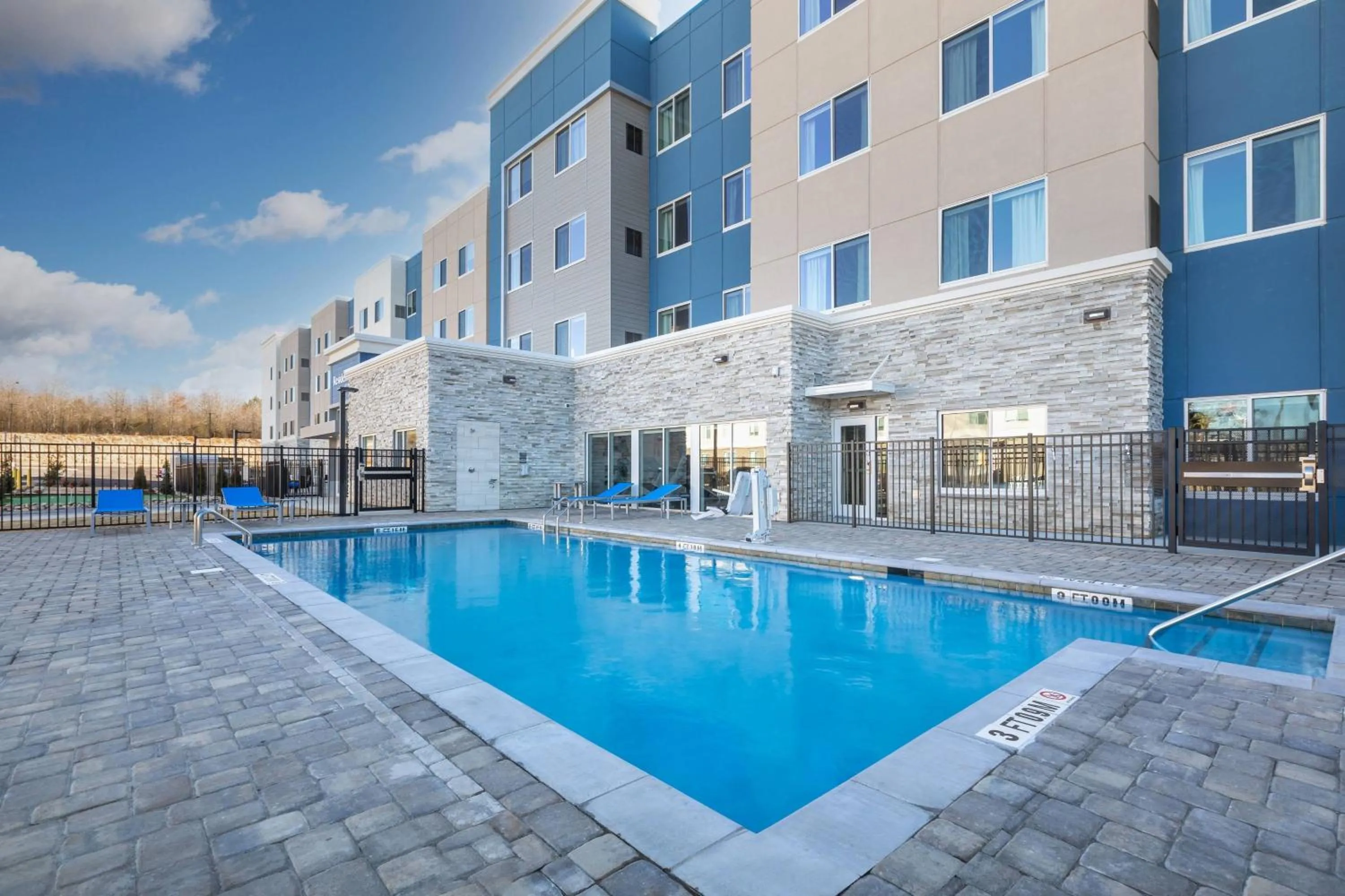 Swimming pool in Residence Inn by Marriott Anderson Clemson