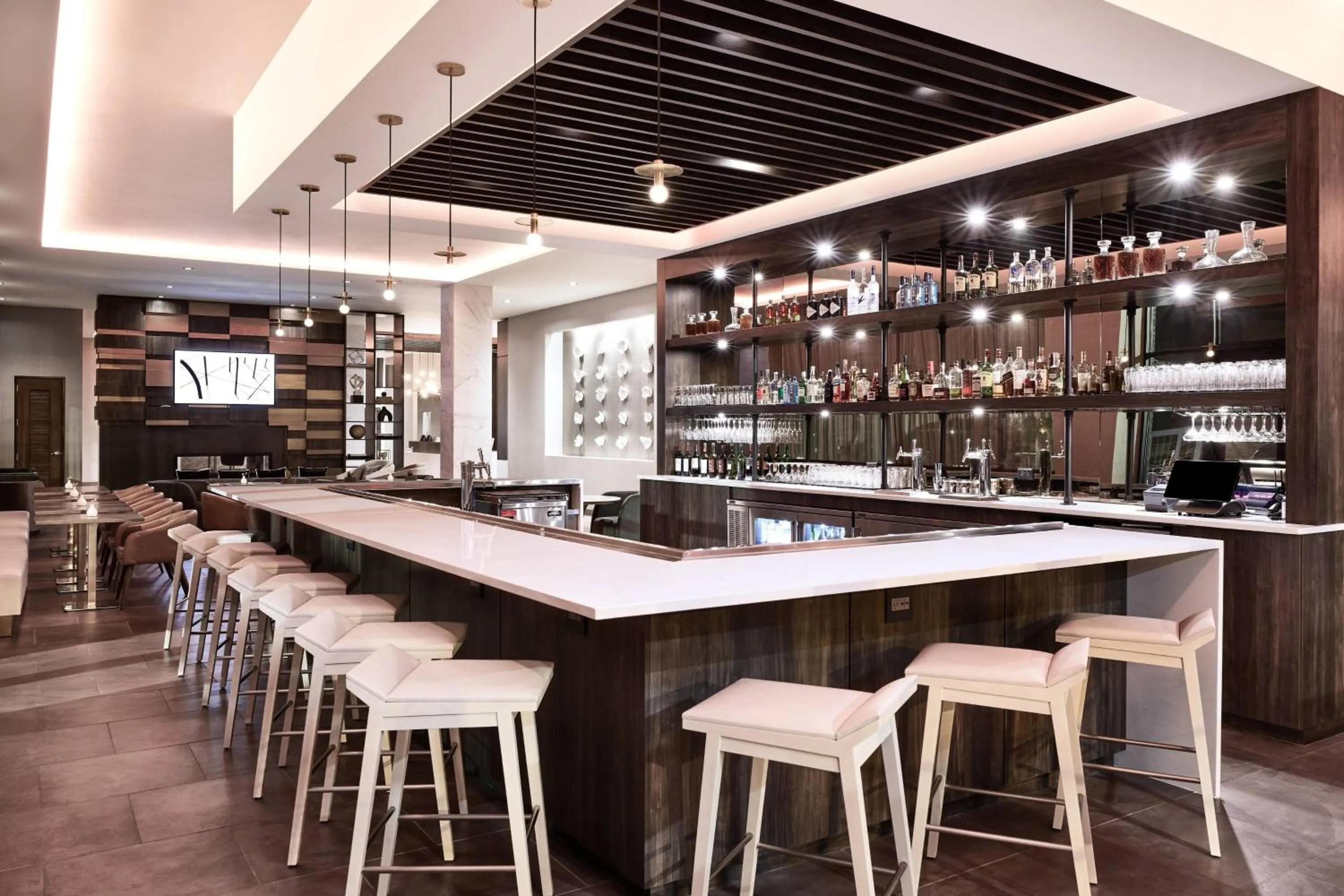 Lounge or bar in AC Hotel by Marriott Columbus Downtown