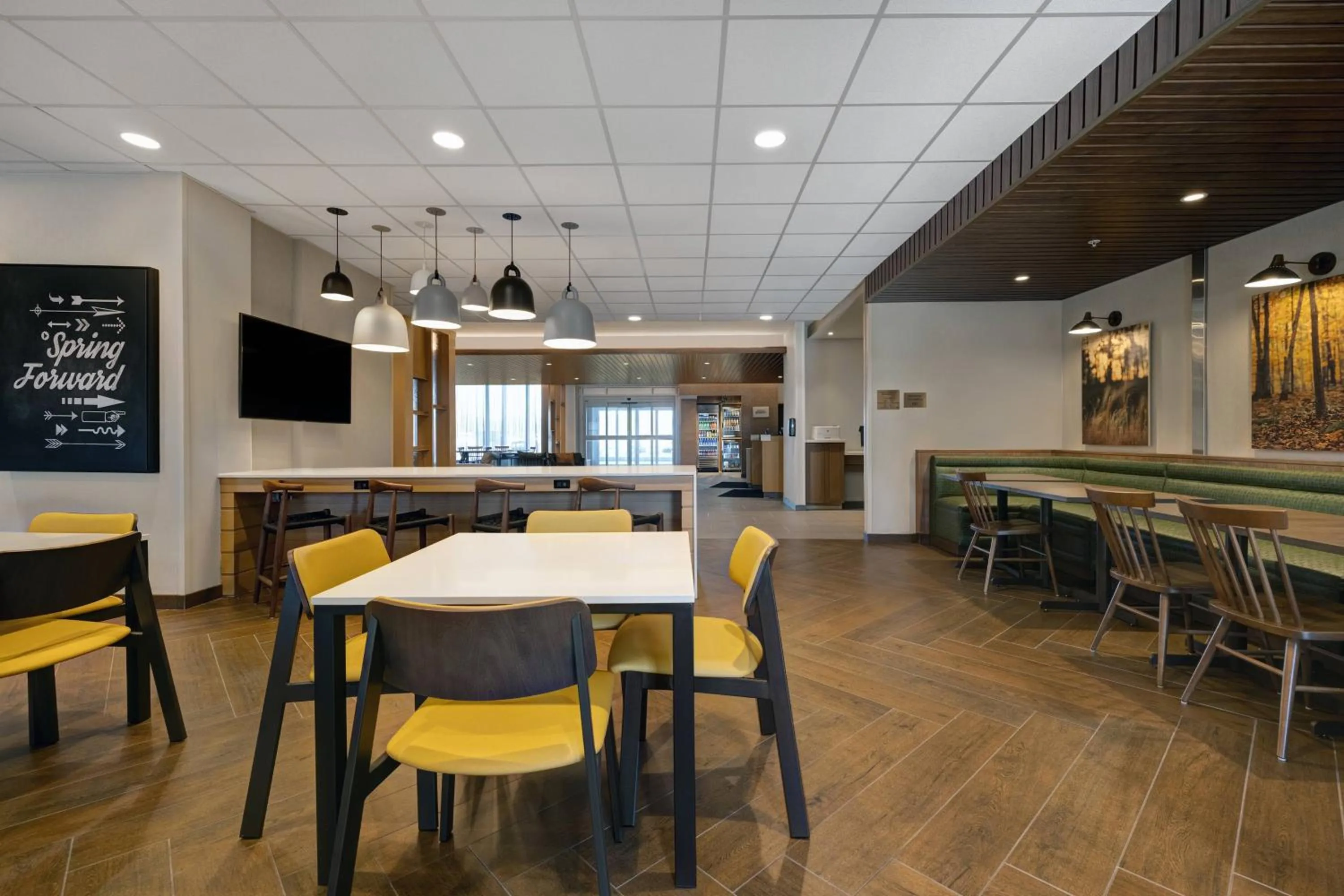 Restaurant/places to eat in Fairfield by Marriott Inn & Suites Denver Airport at Gateway Park