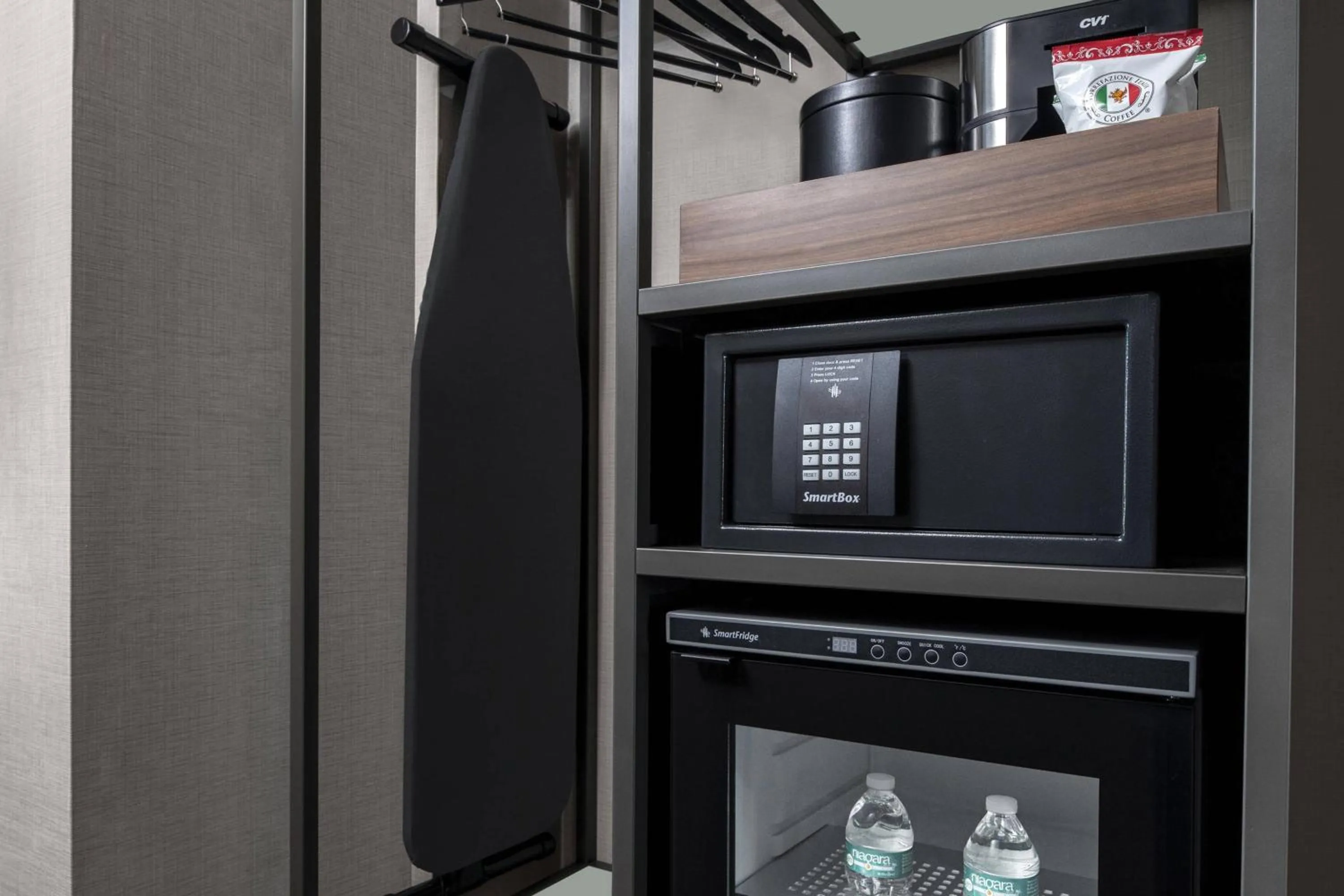 Photo of the whole room in AC Hotel by Marriott Miami Dadeland