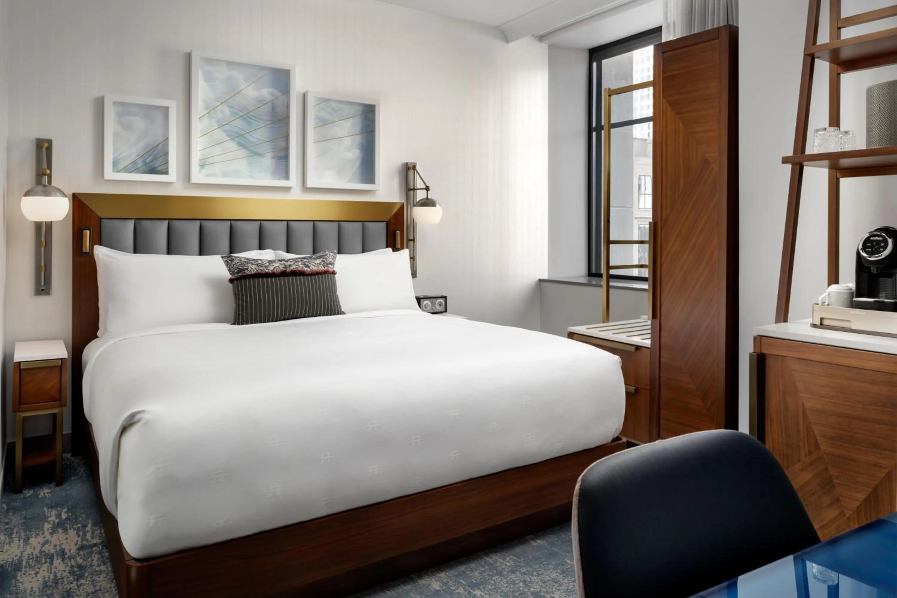 Bed in Rand Tower Hotel, Minneapolis, a Tribute Portfolio Hotel