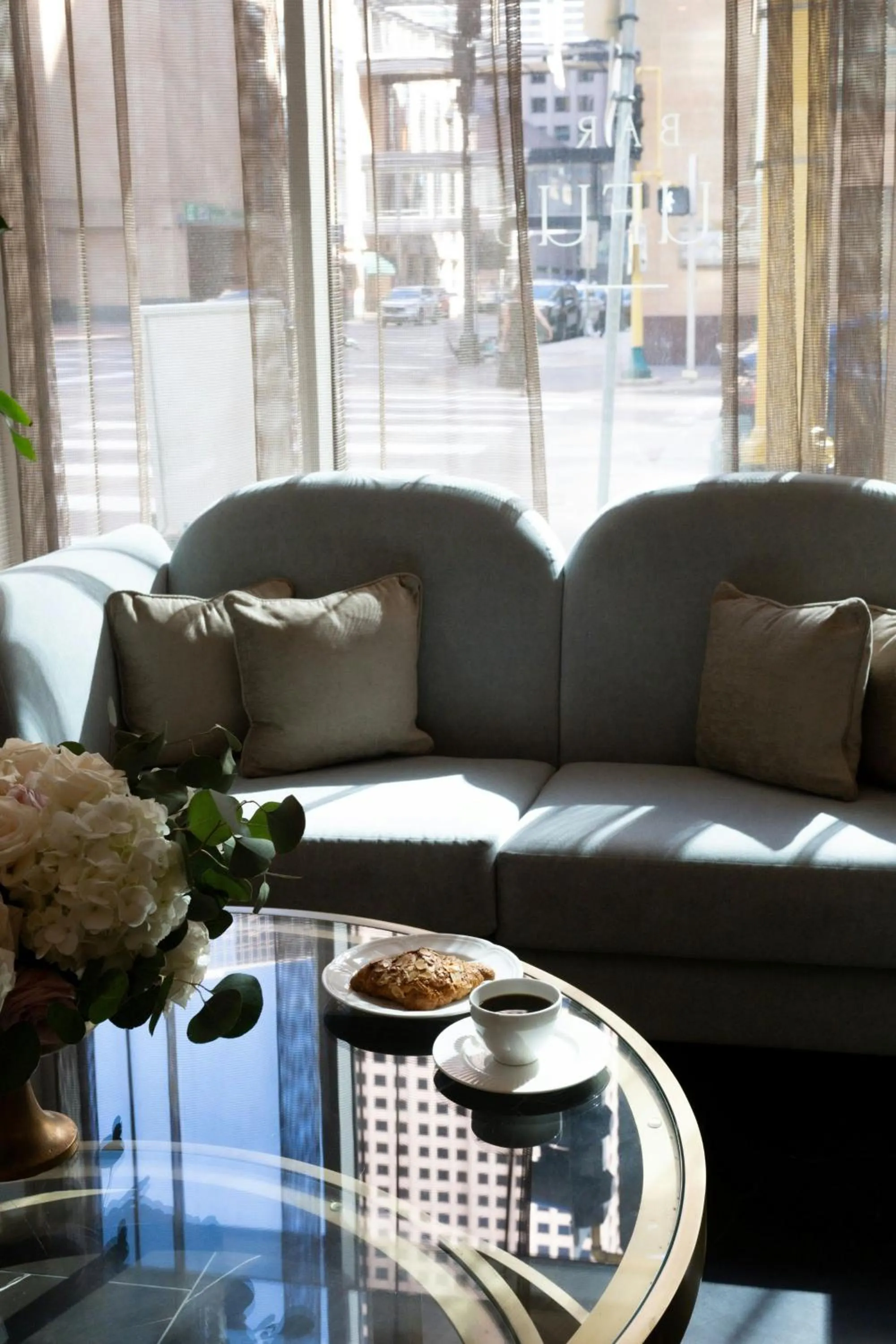 Breakfast in Rand Tower Hotel, Minneapolis, a Tribute Portfolio Hotel