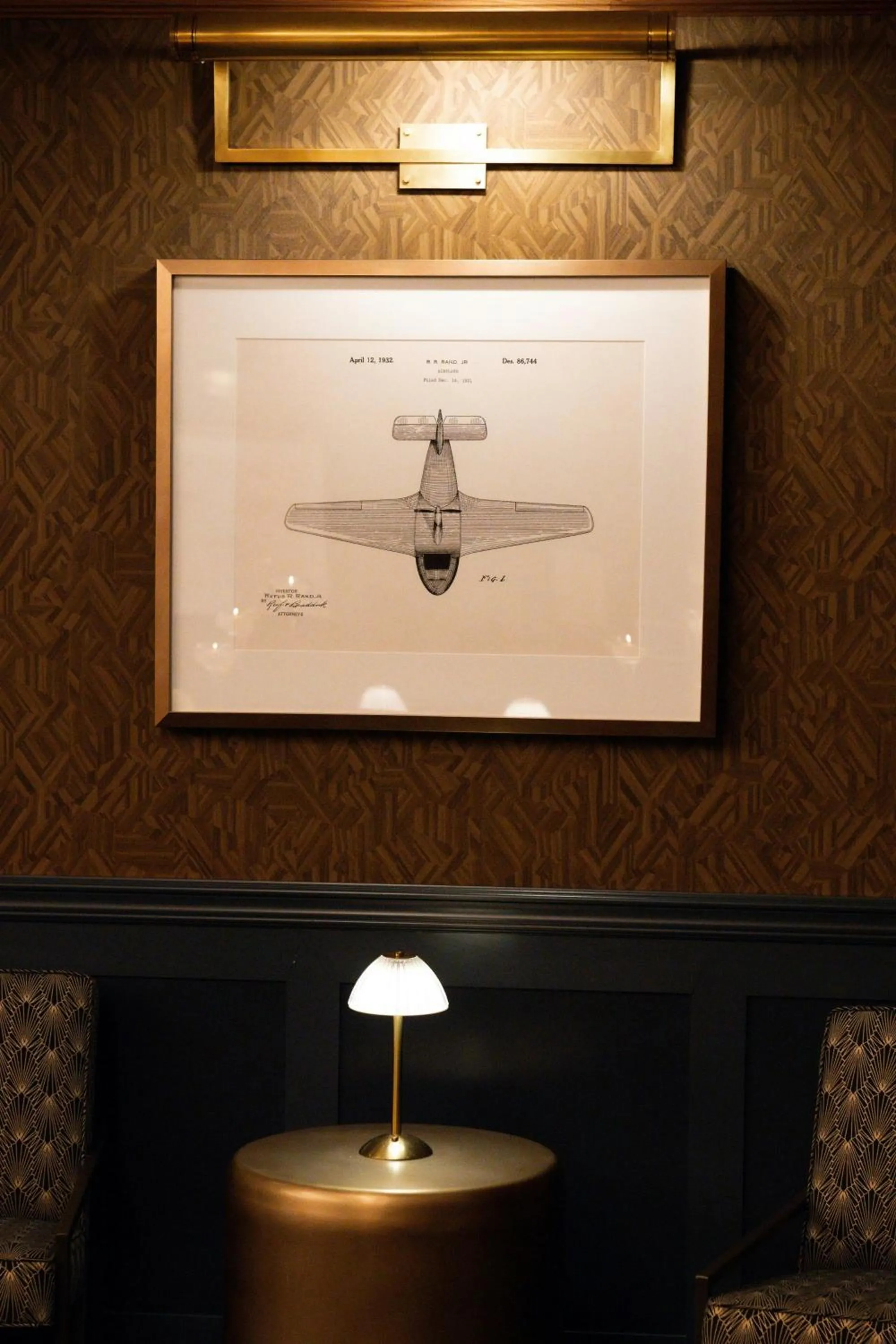 Lounge or bar in Rand Tower Hotel, Minneapolis, a Tribute Portfolio Hotel