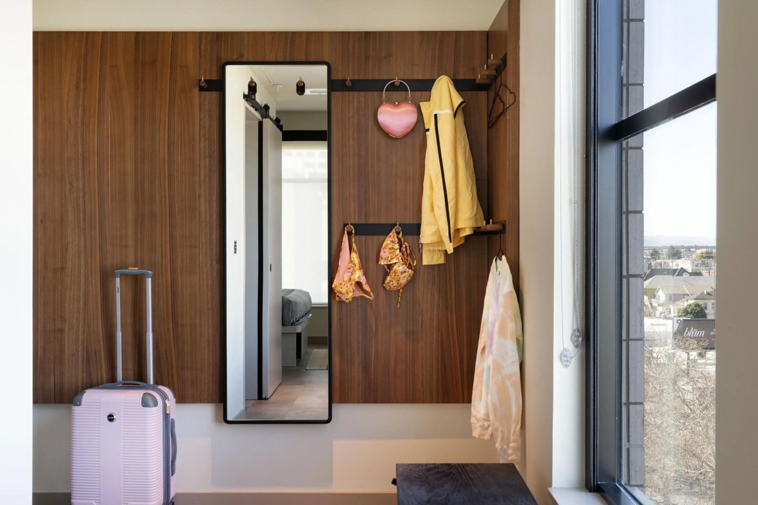 Photo of the whole room in Moxy Oakland Uptown