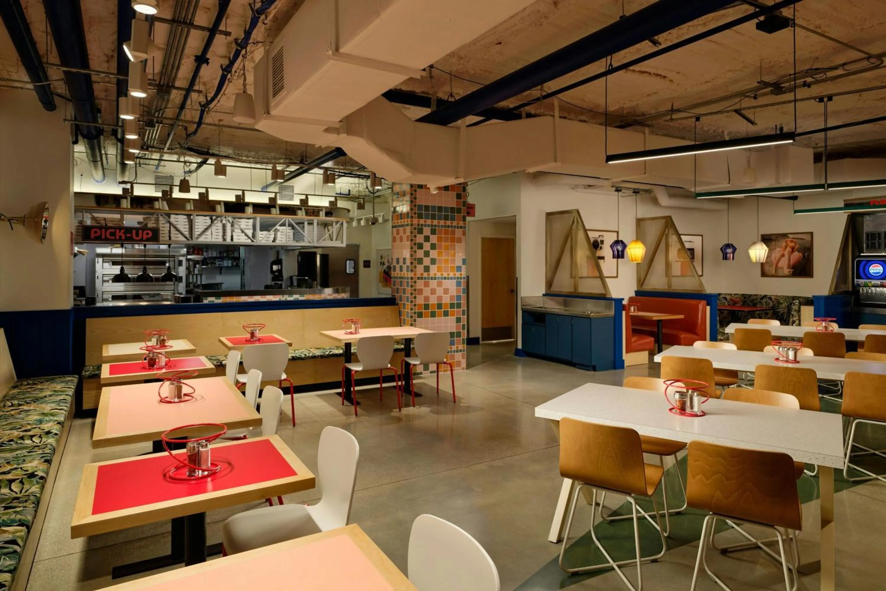 Restaurant/places to eat in Courtyard by Marriott Clearwater Beach