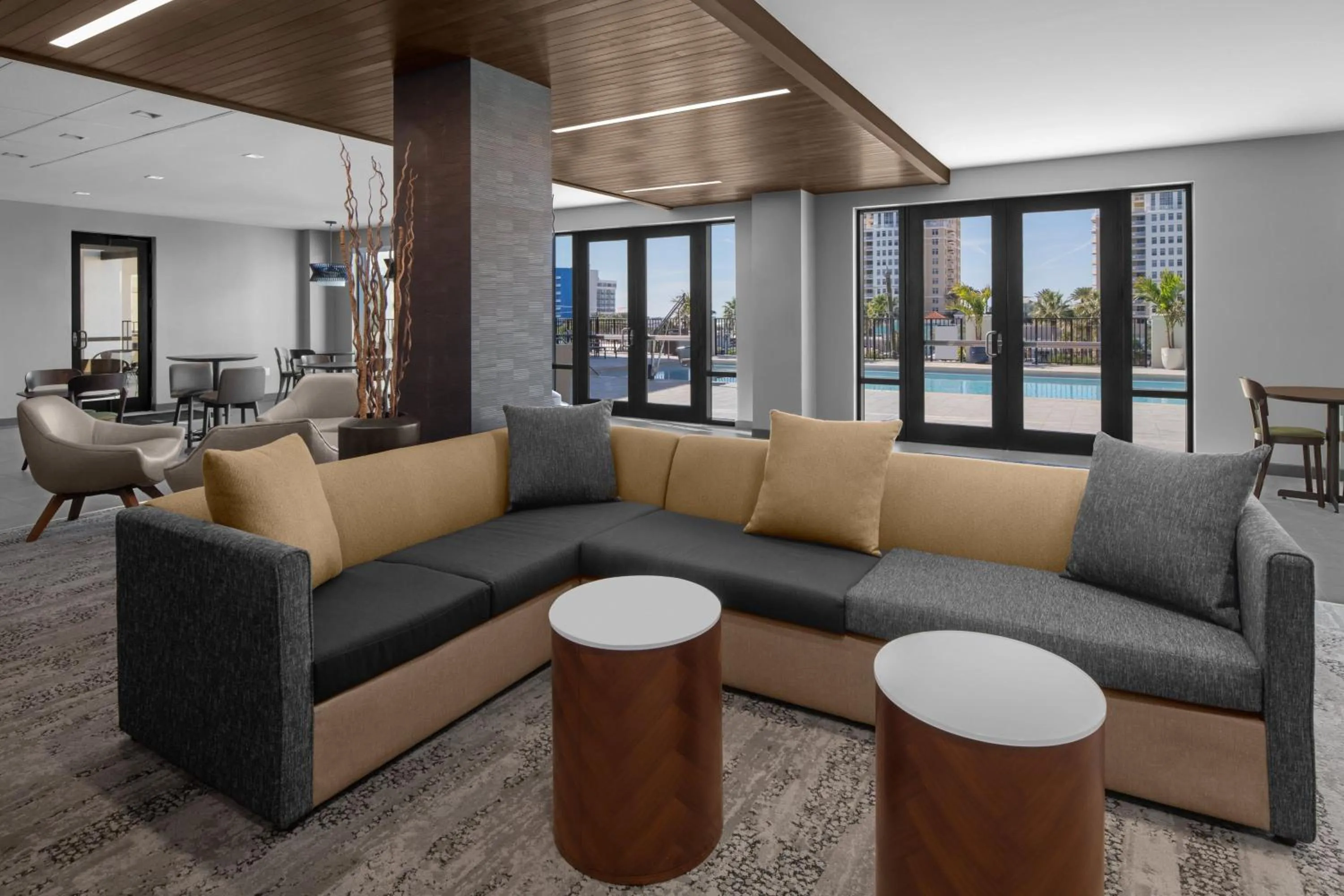 Lobby or reception in Courtyard by Marriott Clearwater Beach