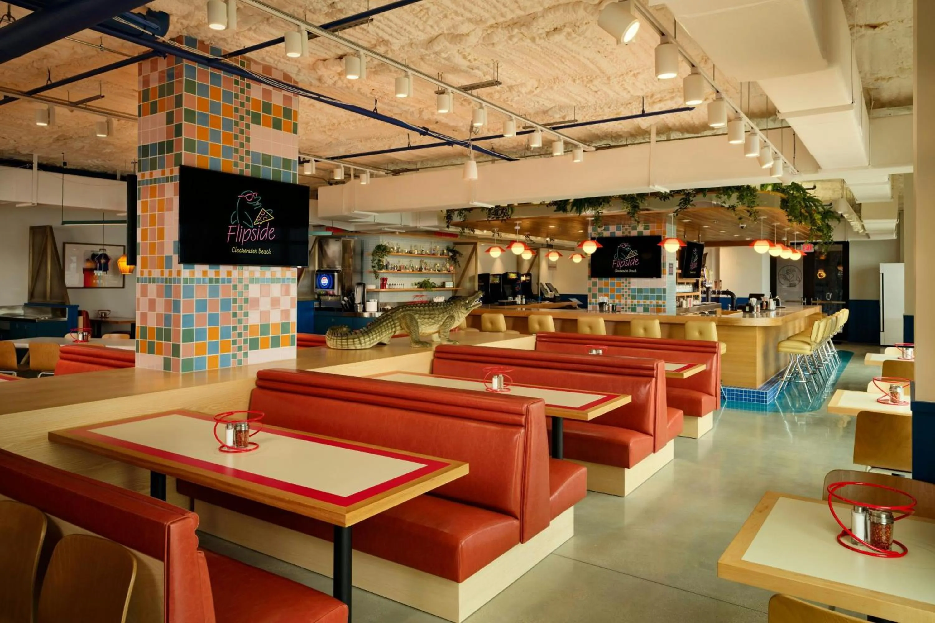 Restaurant/places to eat in Courtyard by Marriott Clearwater Beach