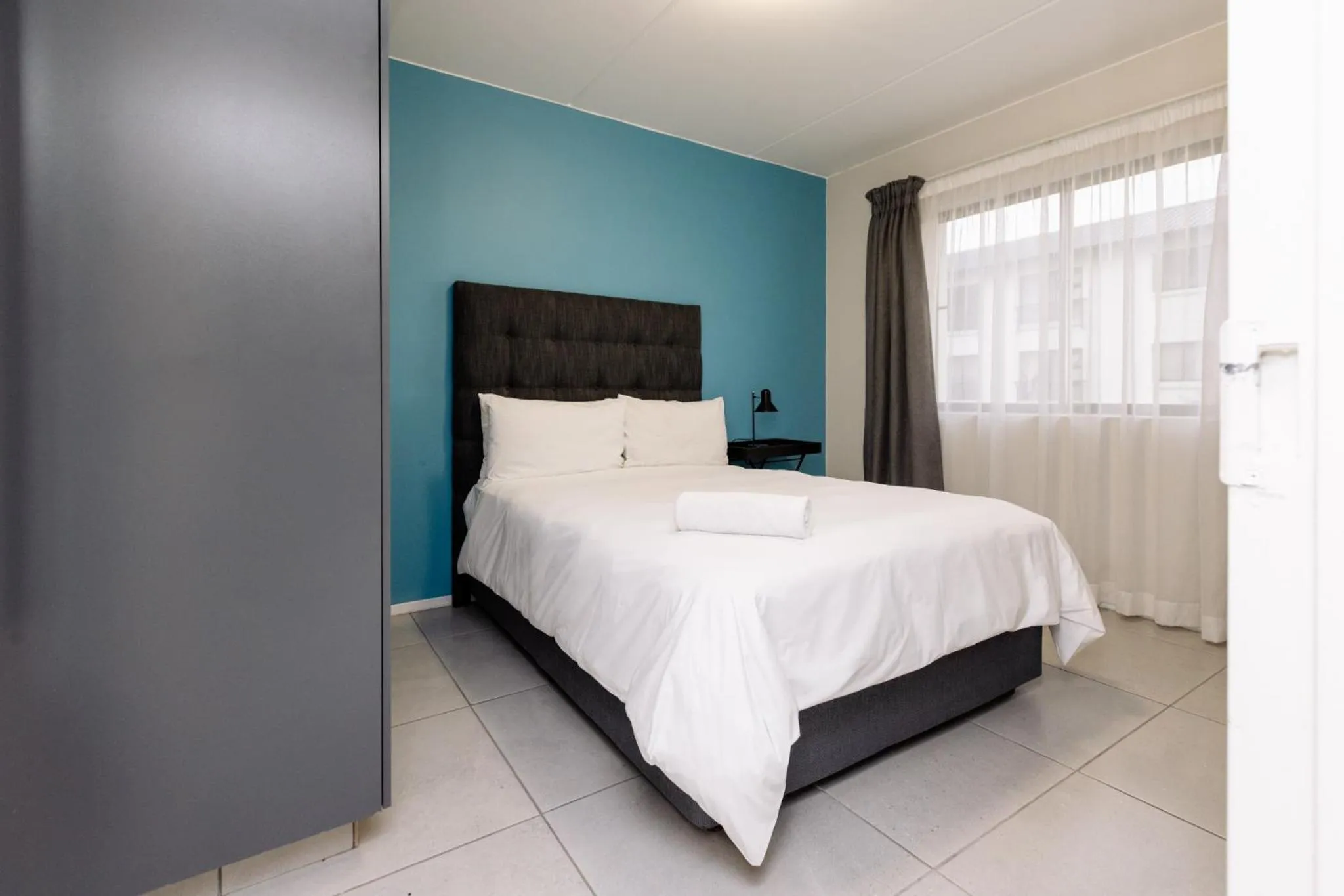 Photo of the whole room, Bed in MINT Express Sandton View