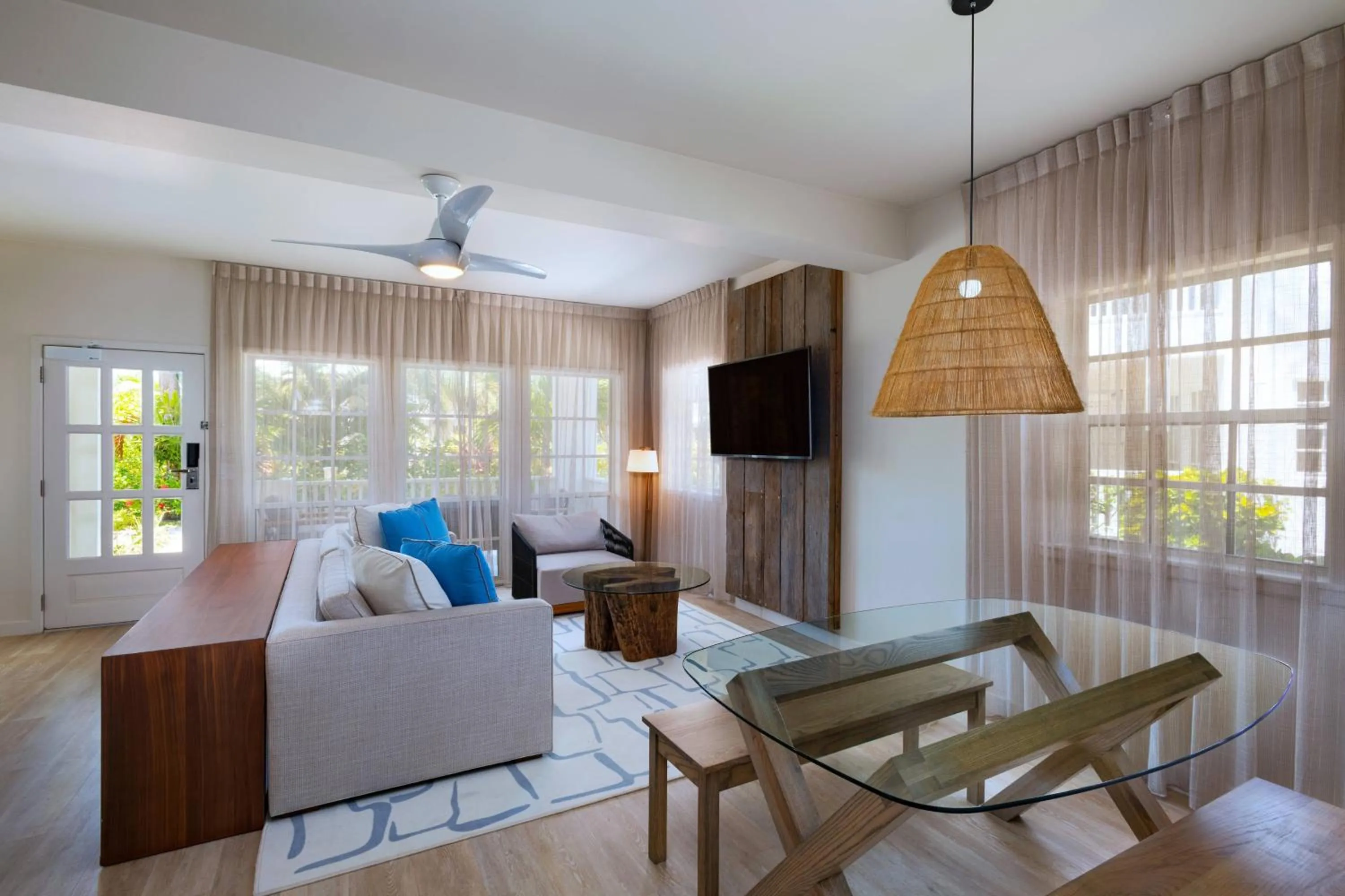 Living room in Alaia Belize, Autograph Collection