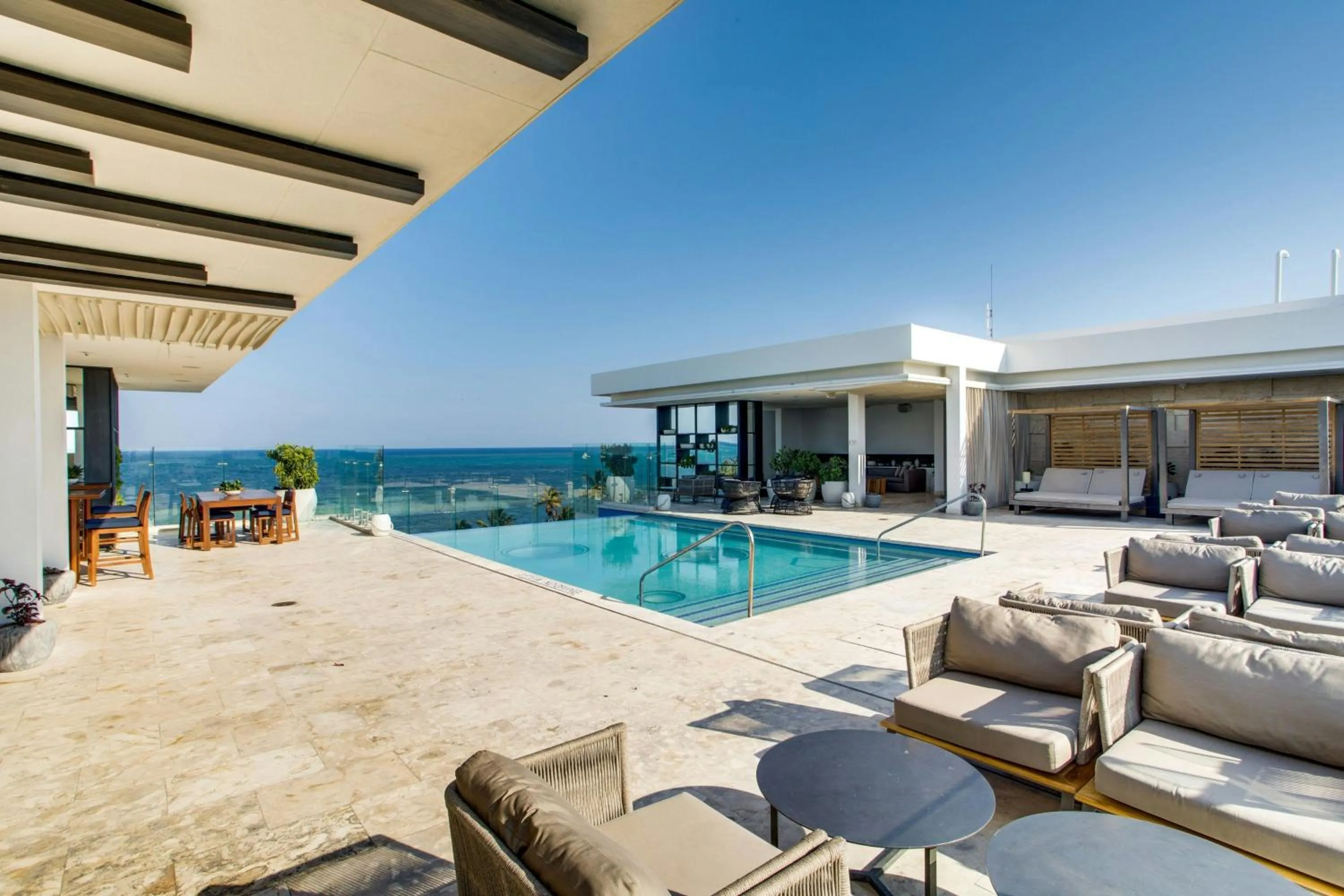 Swimming pool in Alaia Belize, Autograph Collection