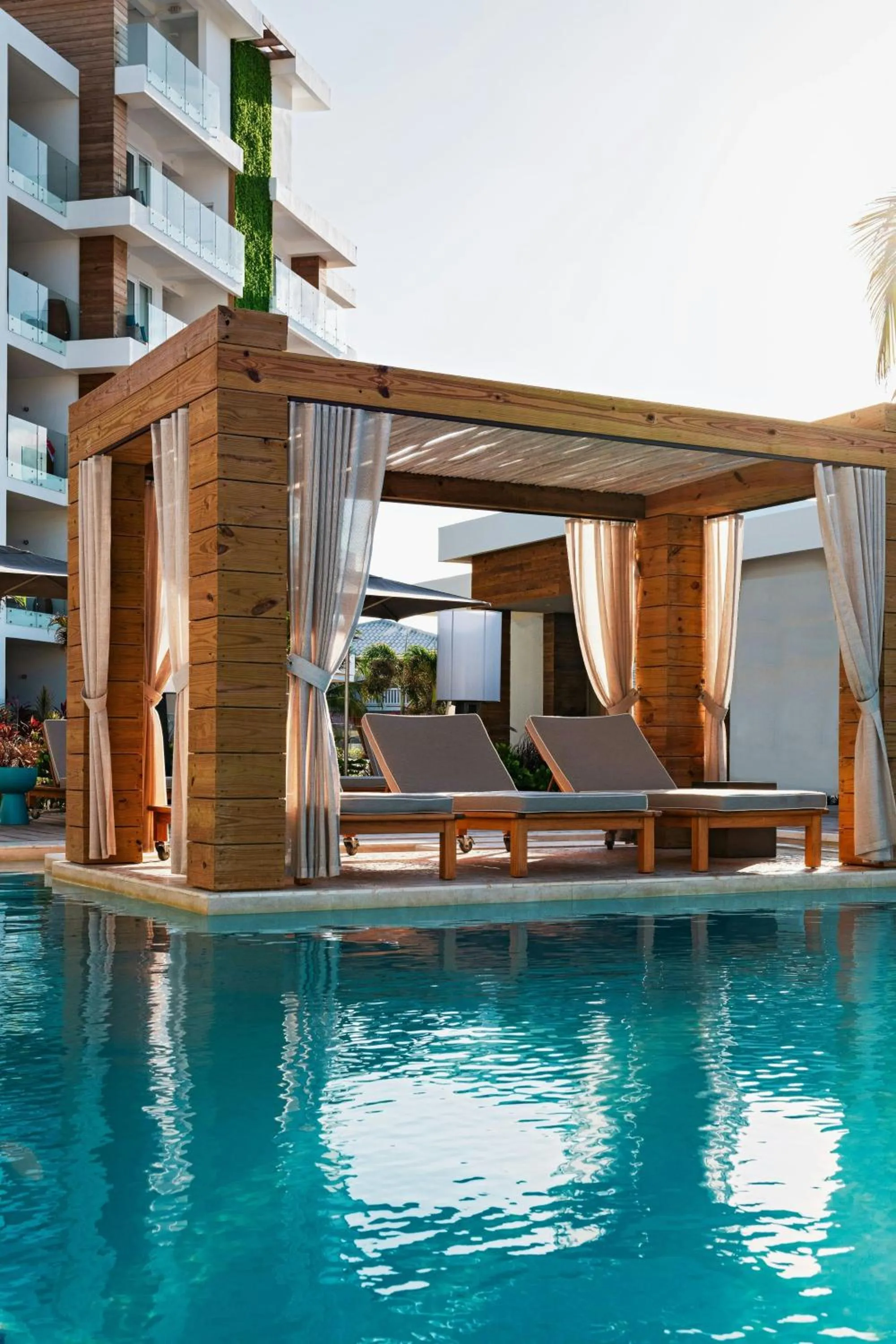 Swimming pool in Alaia Belize, Autograph Collection