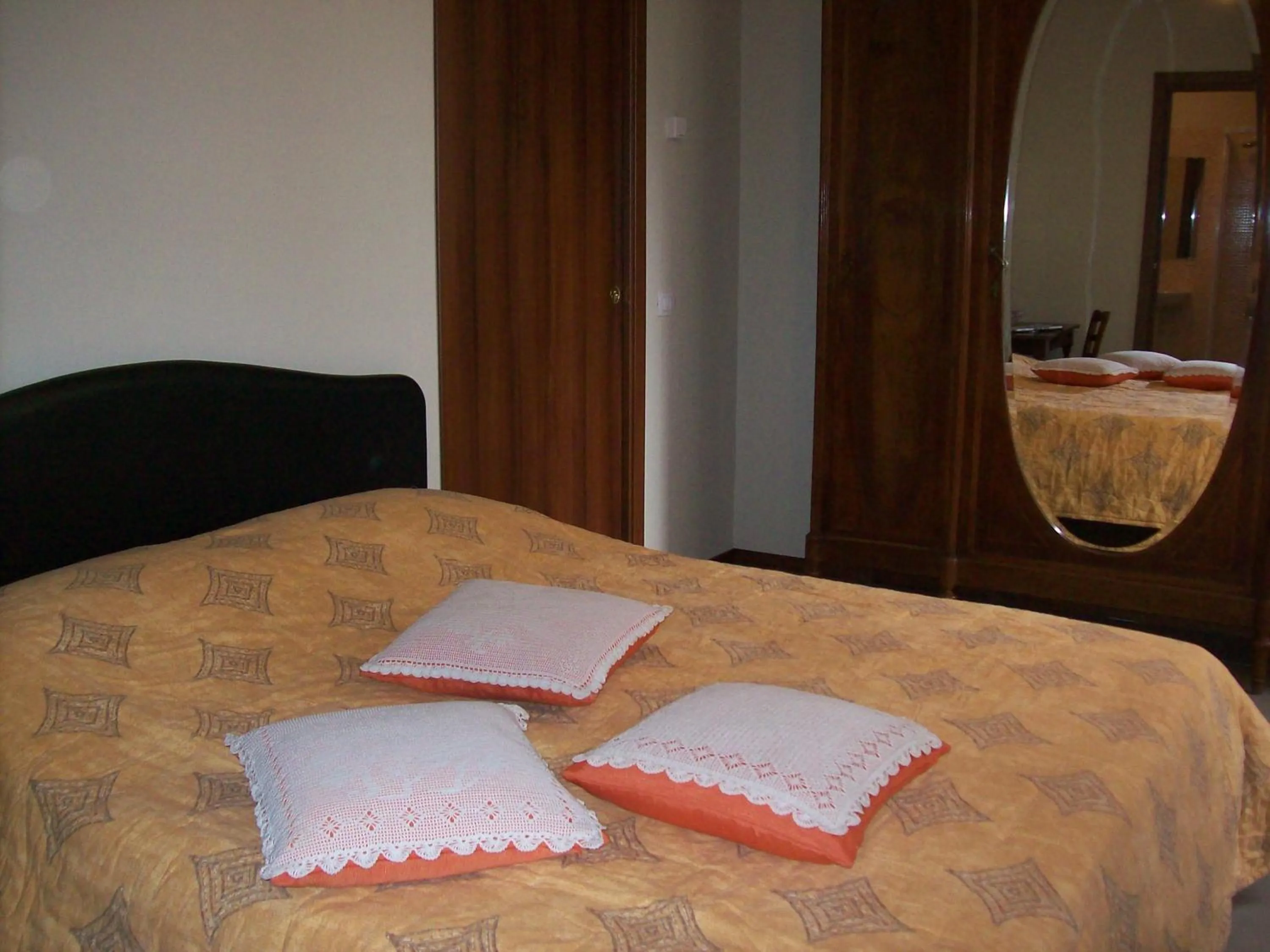 Bedroom, Bed in La Bottega Del Falegname