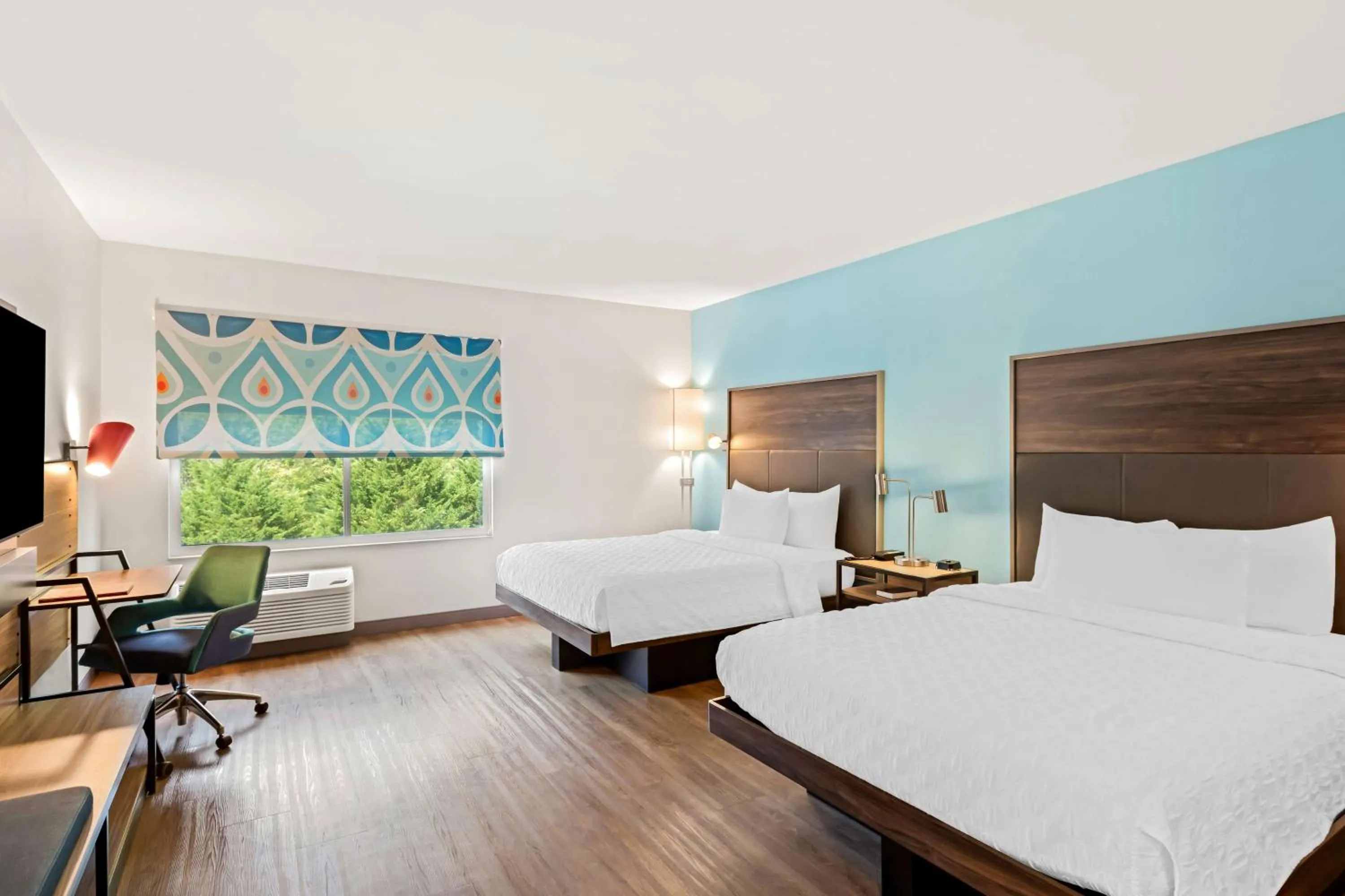 Bedroom, Bed in Tru by Hilton Asheville Blue Ridge Parkway