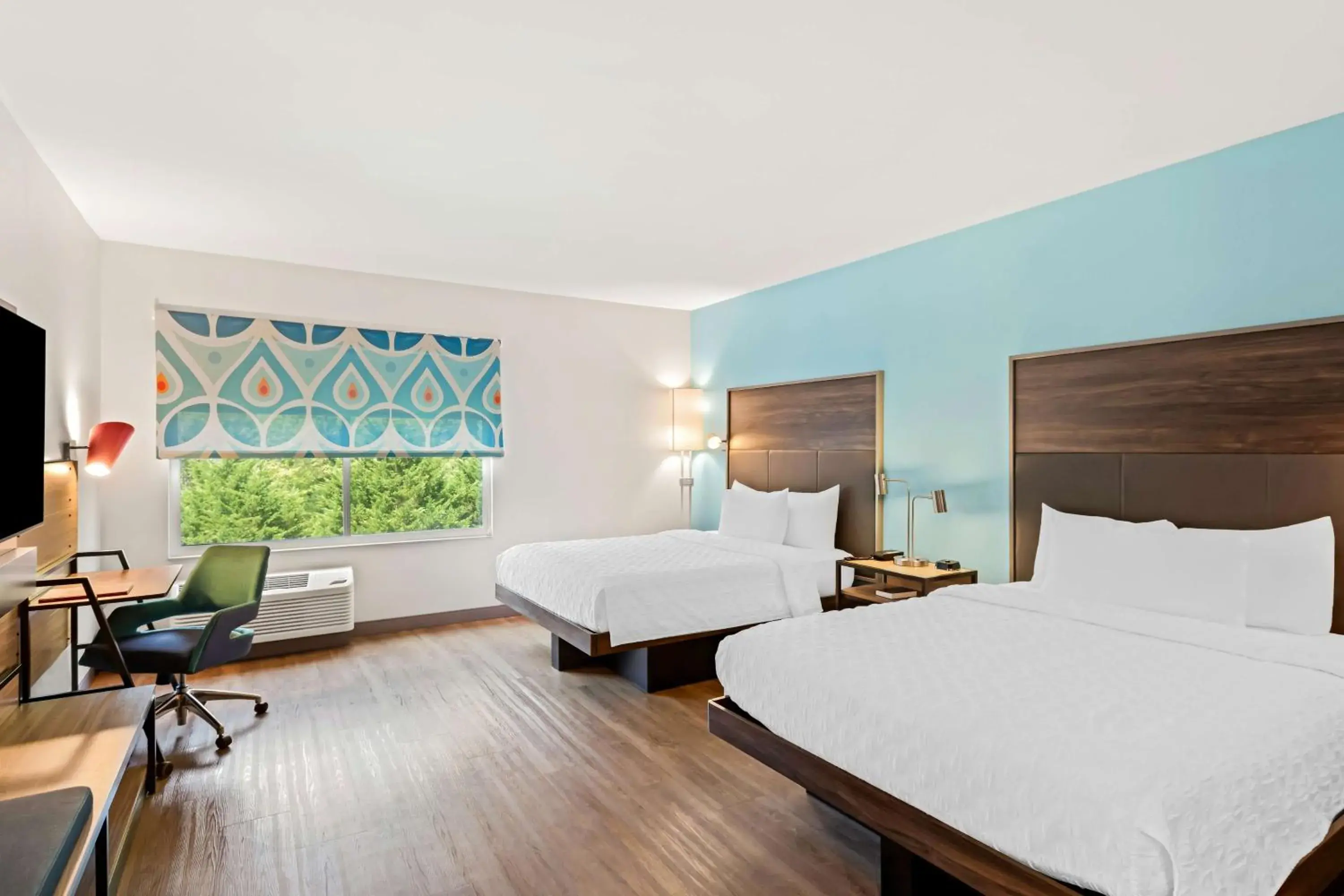 Queen Room with Two Queen Beds - Mobility Access in Tru by Hilton Asheville Blue Ridge Parkway Queen Room with Two Queen Beds - Mobility Access in Tru by Hilton Asheville Blue Ridge Parkway