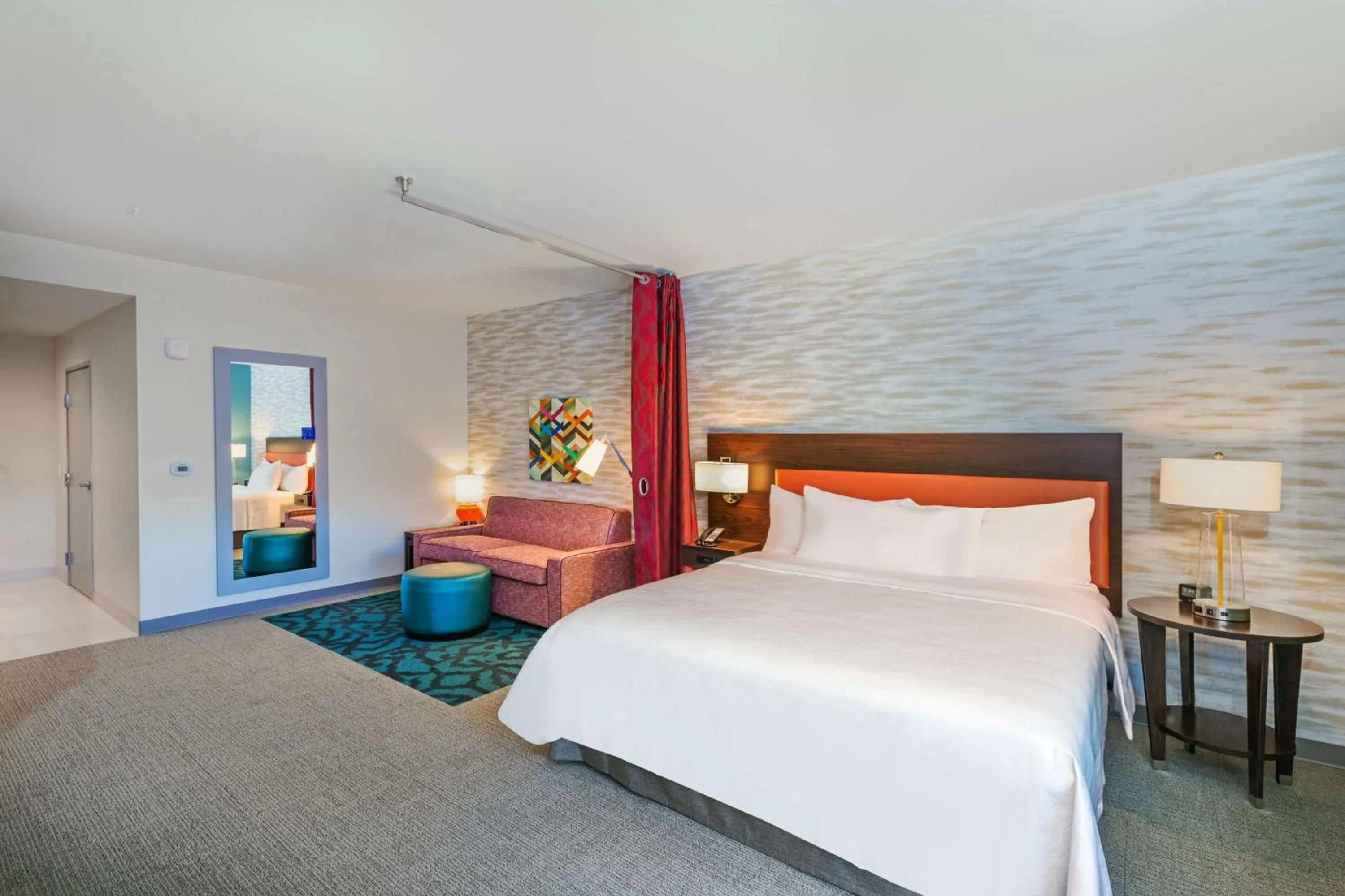 Living room, Bed in Home2 Suites By Hilton Midland East, Tx