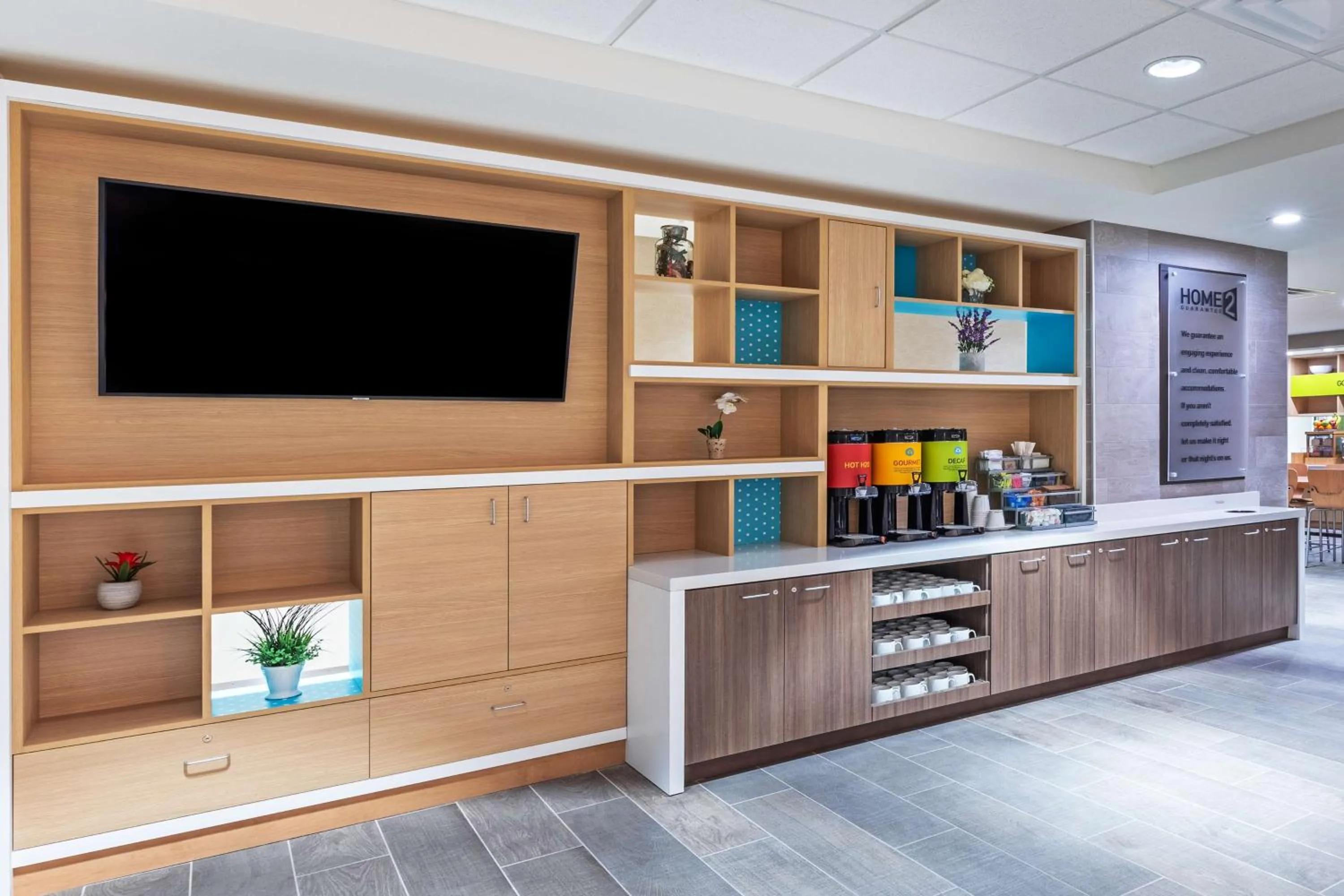 Dining area in Home2 Suites By Hilton Midland East, Tx