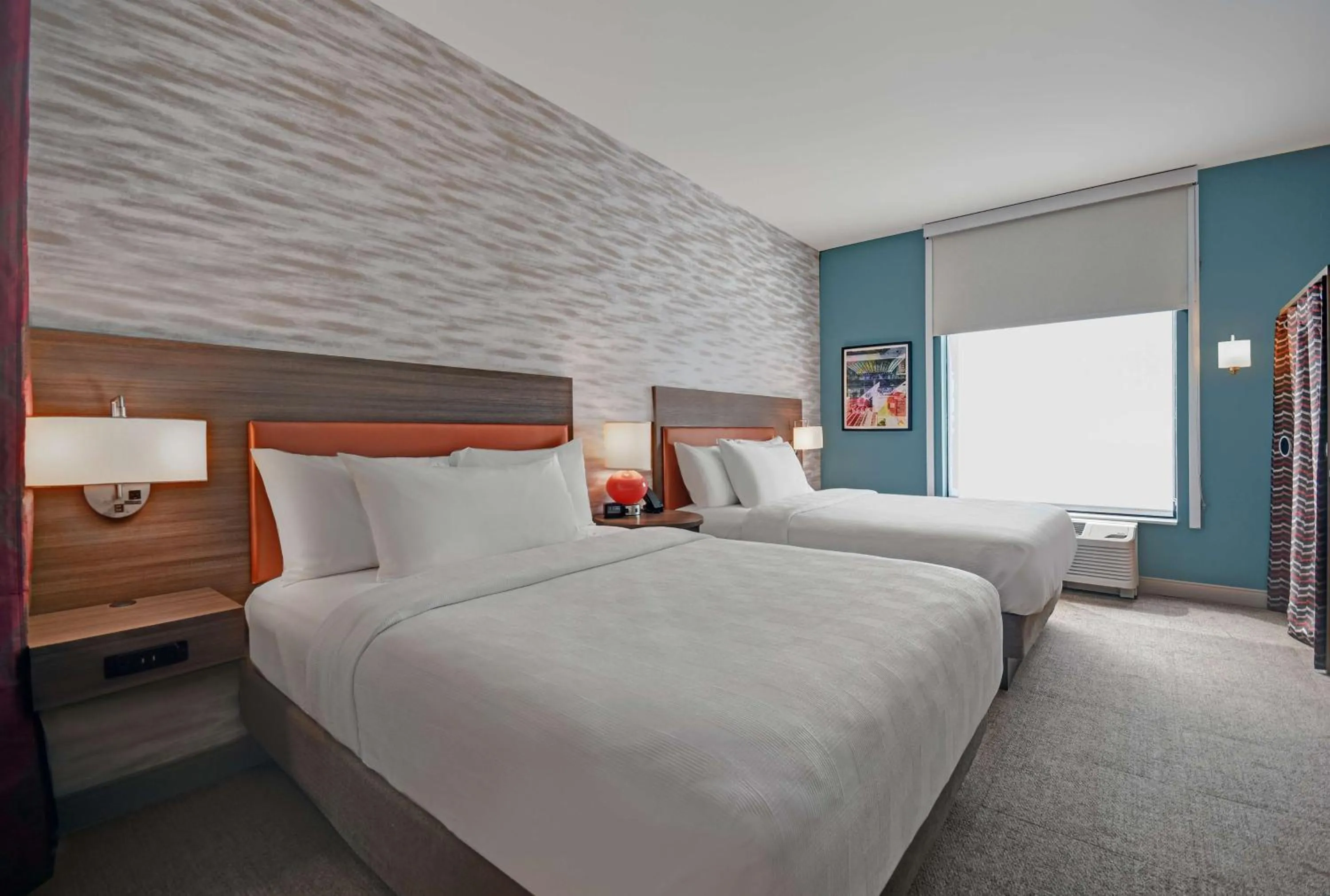 Bed in Home2 Suites By Hilton Raleigh North I-540