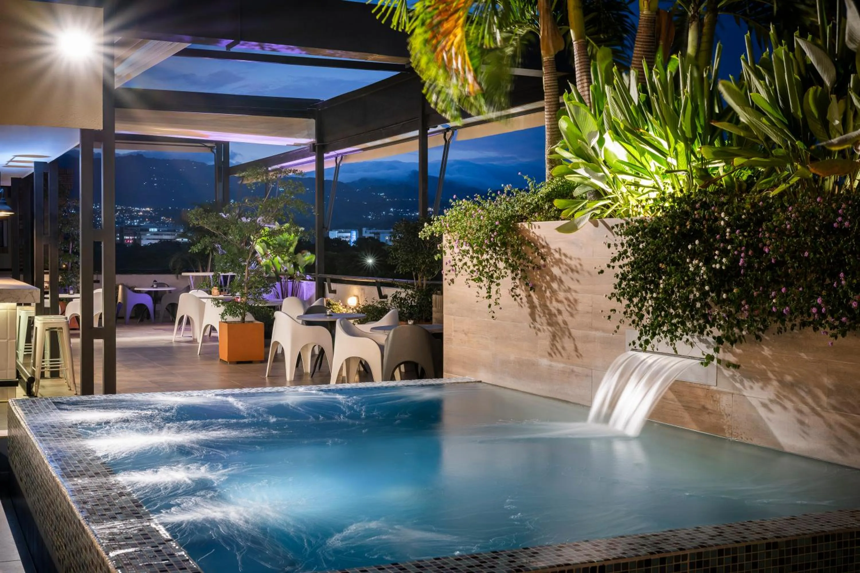 Patio in Hilton Garden Inn Cali Ciudad Jardin