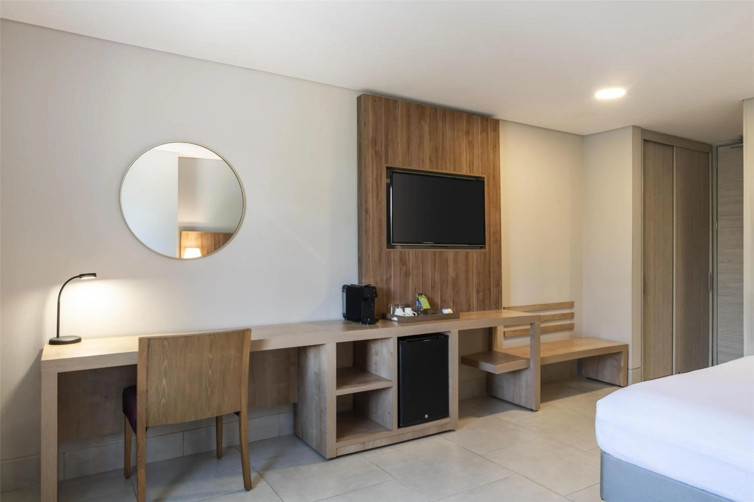 Bedroom, Bed in Hilton Garden Inn Cali Ciudad Jardin