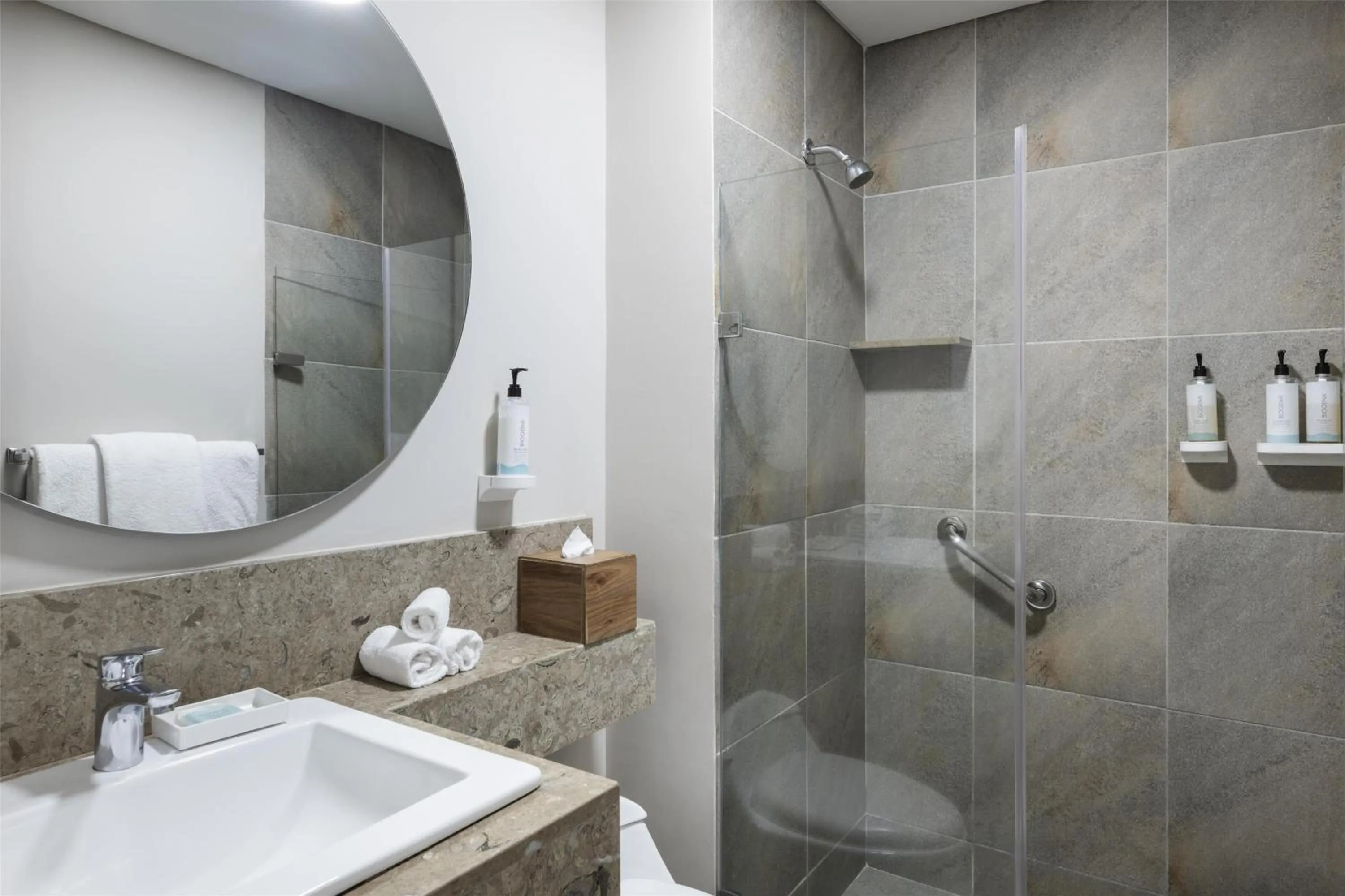 Bathroom in Hilton Garden Inn Cali Ciudad Jardin