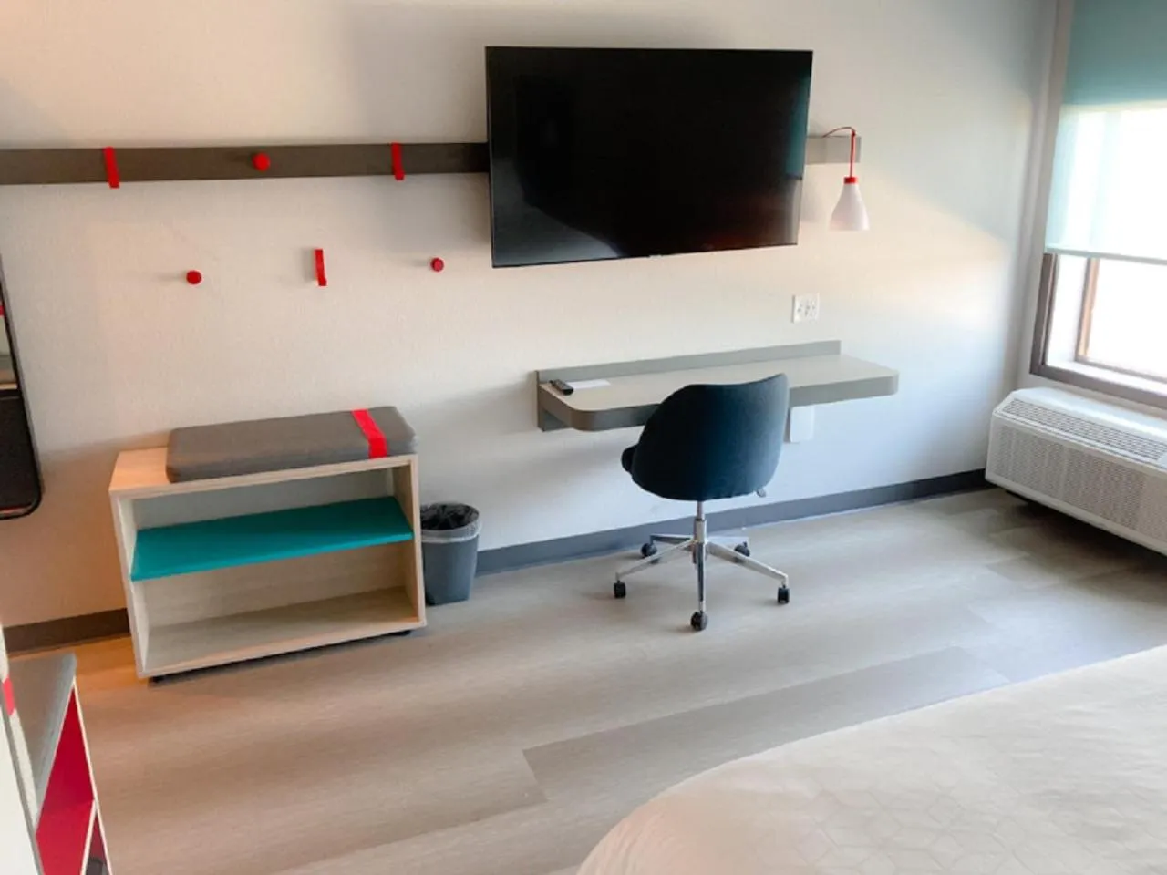 TV and multimedia, Bed in avid hotel Zeeland - Holland by IHG