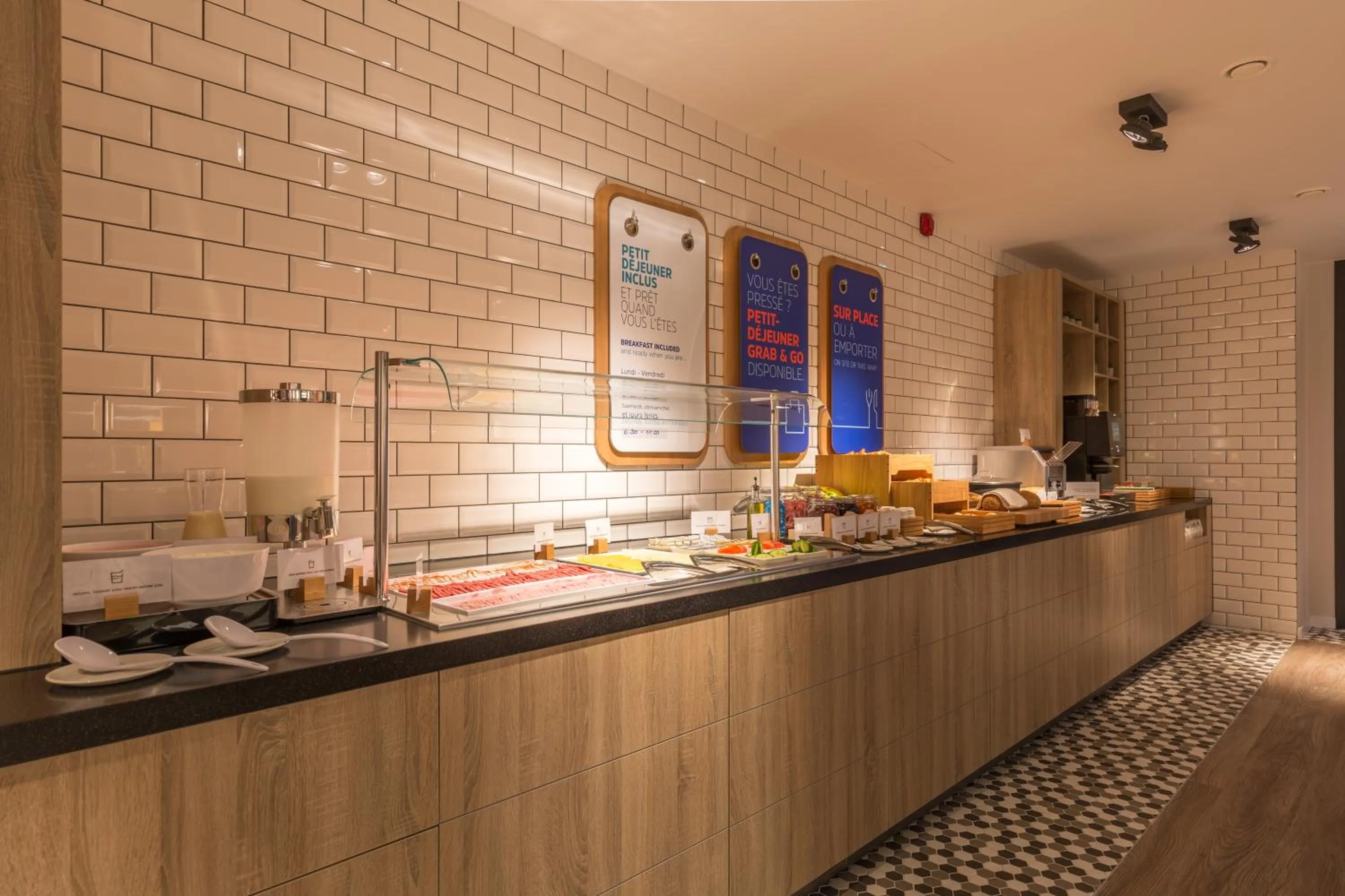 Breakfast in Holiday Inn Express Brussels-Grand-Place by IHG