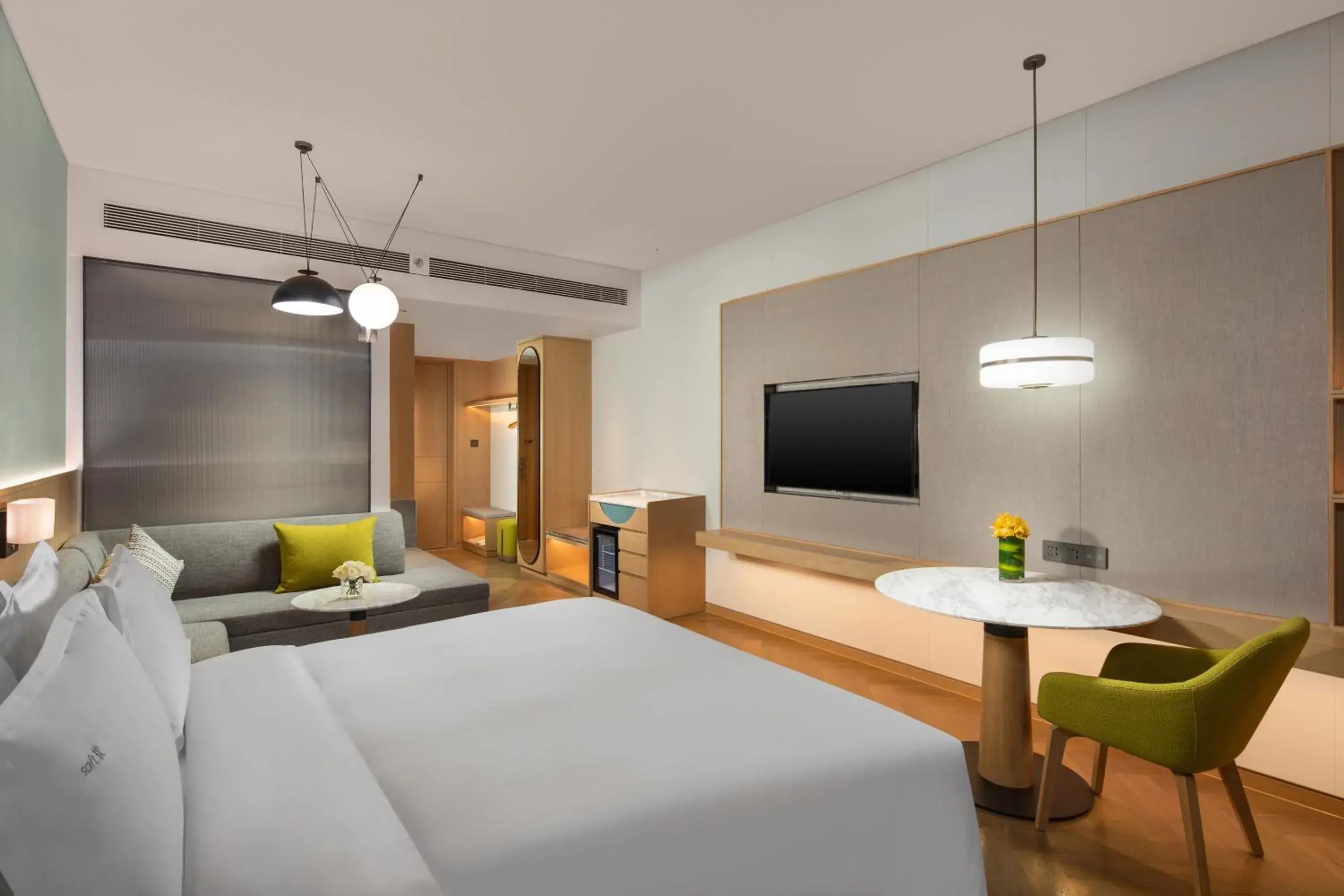 Standard King Room - Disability Access in Holiday Inn Zhengzhou High-Tech Zone by IHG Standard King Room - Disability Access in Holiday Inn Zhengzhou High-Tech Zone by IHG