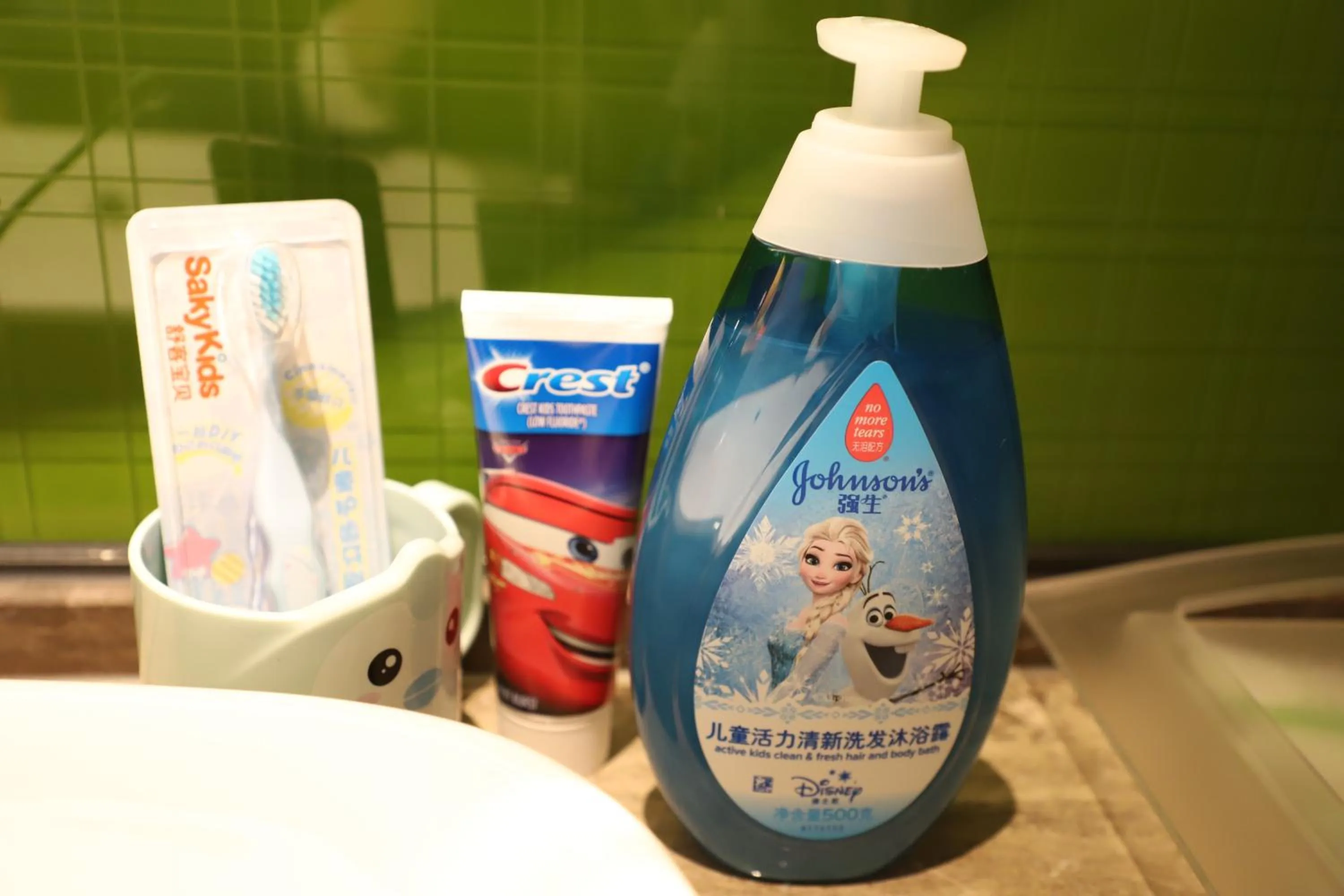 children in Holiday Inn Zhengzhou High-Tech Zone by IHG