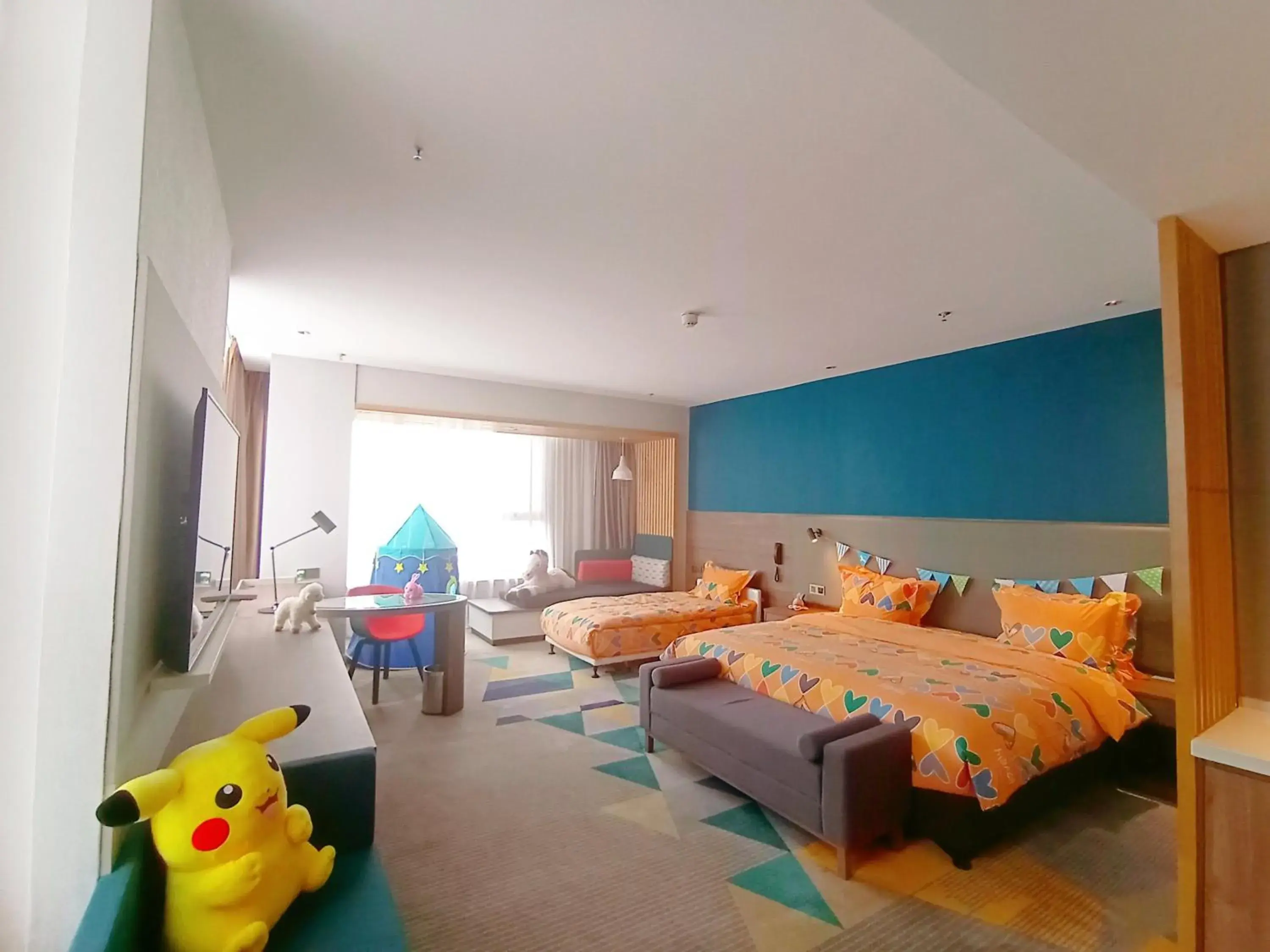 Standard Room with One King and One Single Bed - Kid Theme in Holiday Inn Express Ulanqab Jining by IHG Standard Room with One King and One Single Bed - Kid Theme in Holiday Inn Express Ulanqab Jining by IHG