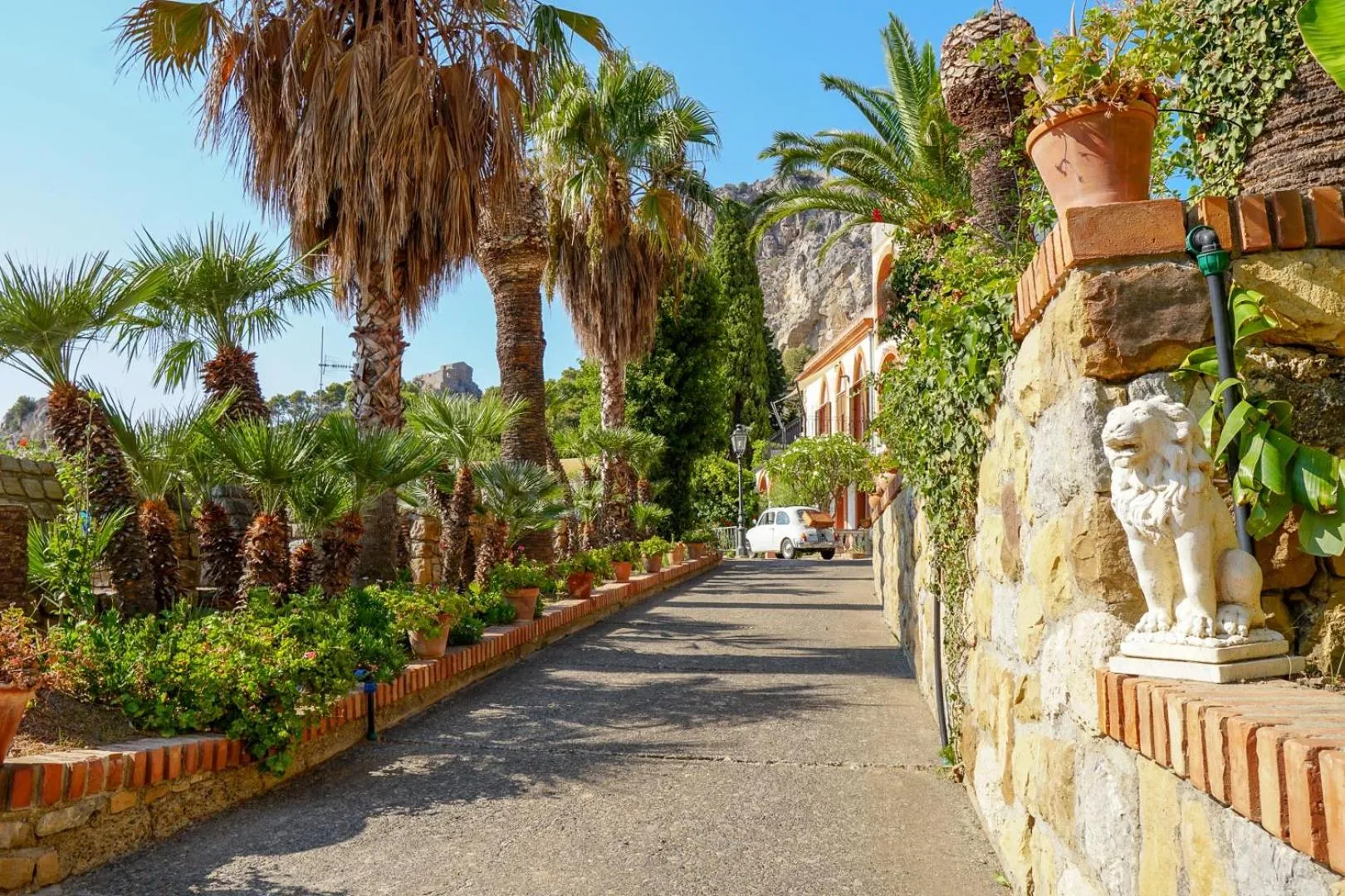 Facade/entrance in Villa Caterina - Solemar Sicilia
